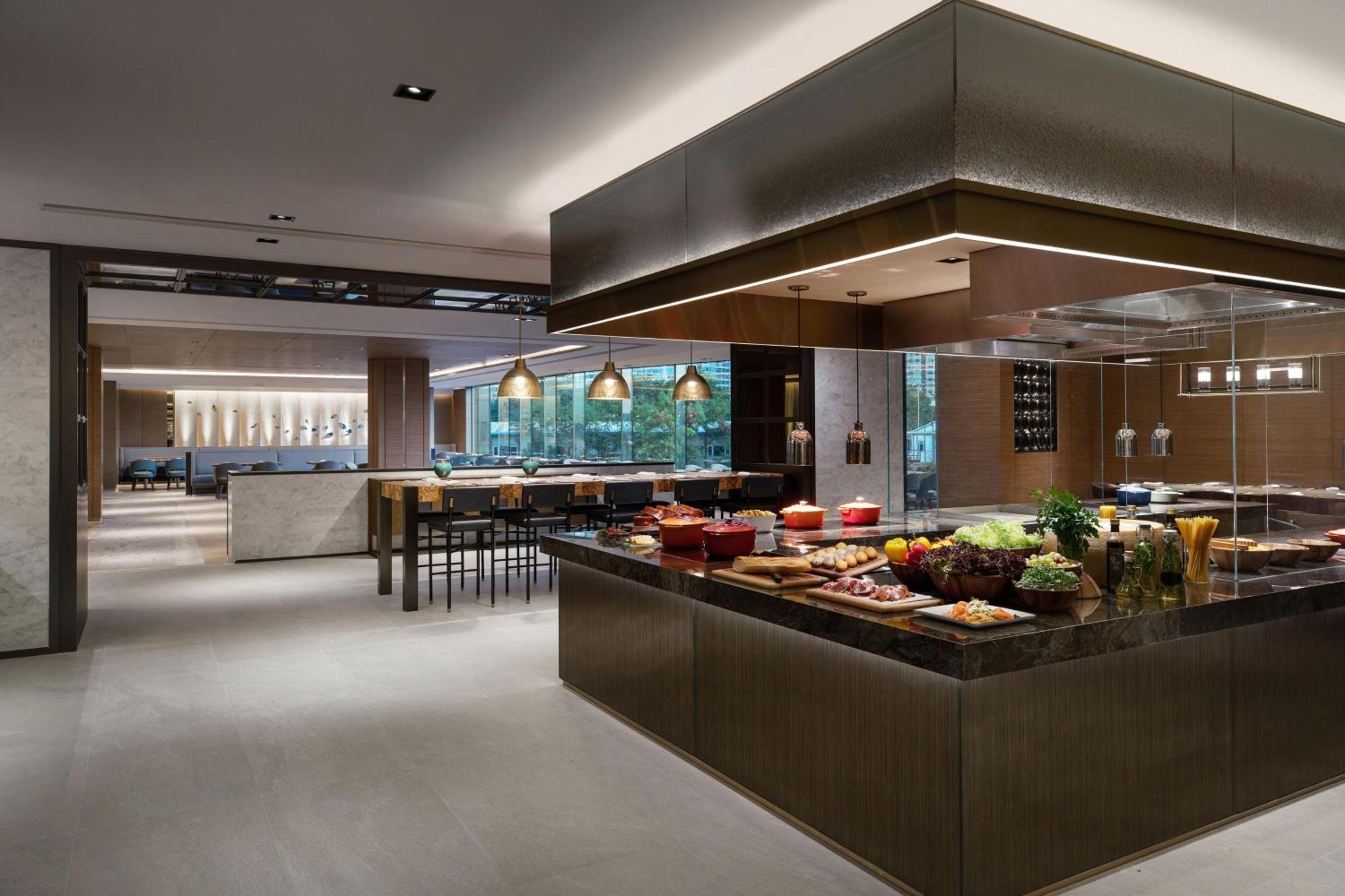 Sheraton Hong Kong Tung Chung Hotel
