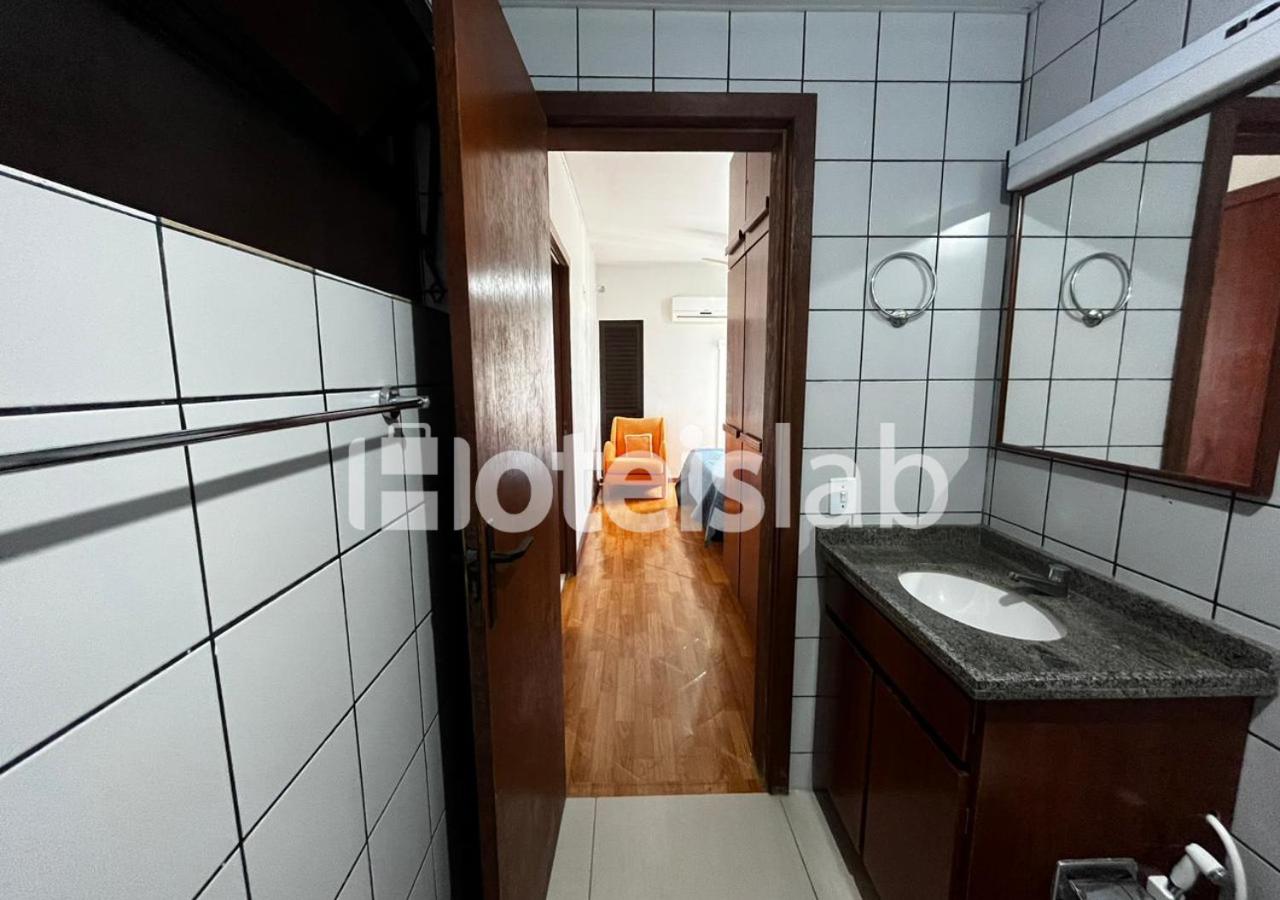 Lindo apê de 1 quarto em condomínio frente para o mar (C186)