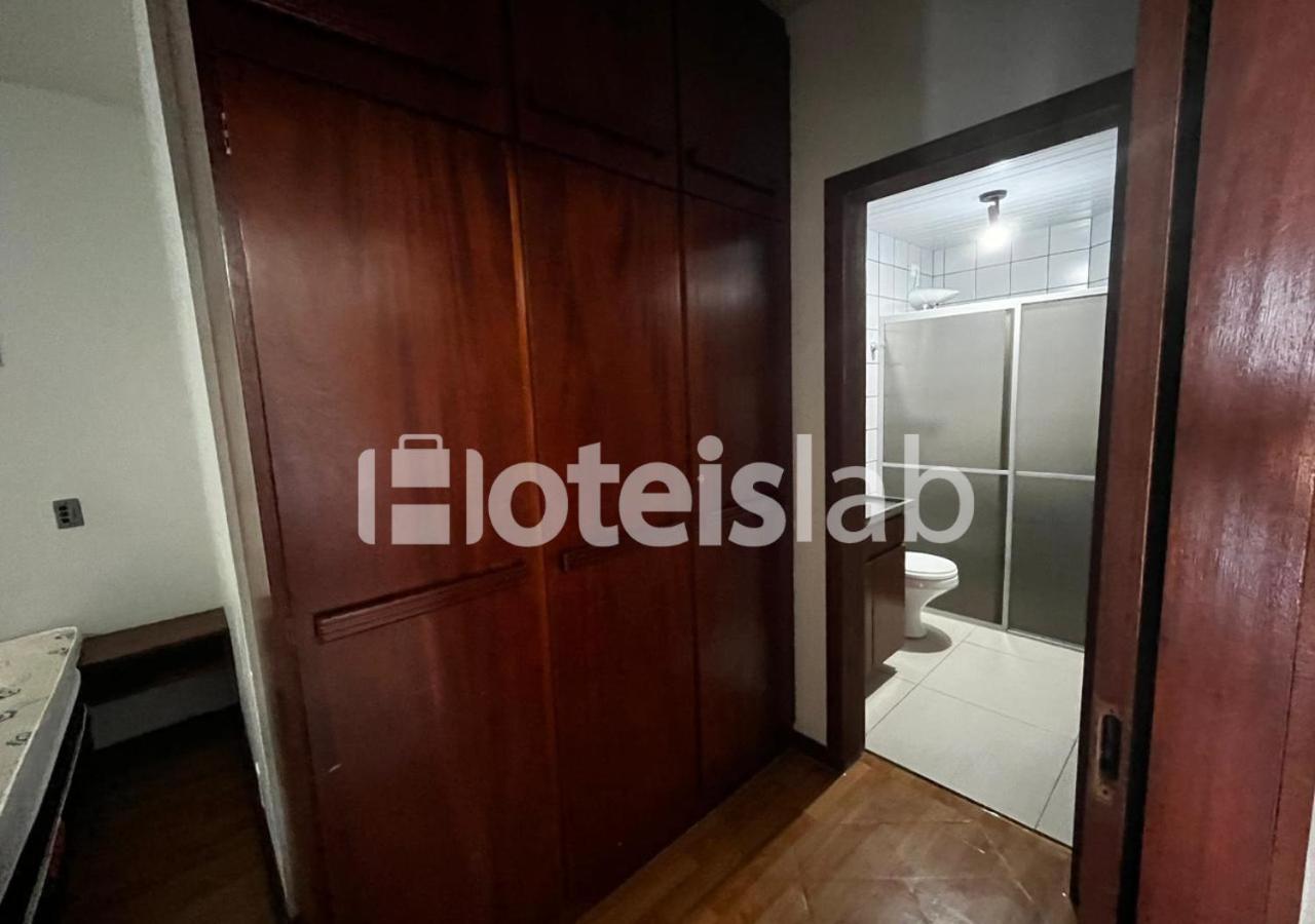 Lindo apê de 1 quarto em condomínio frente para o mar (C186)