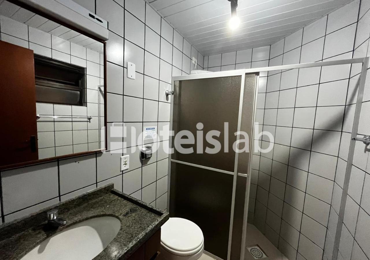 Lindo apê de 1 quarto em condomínio frente para o mar (C186)
