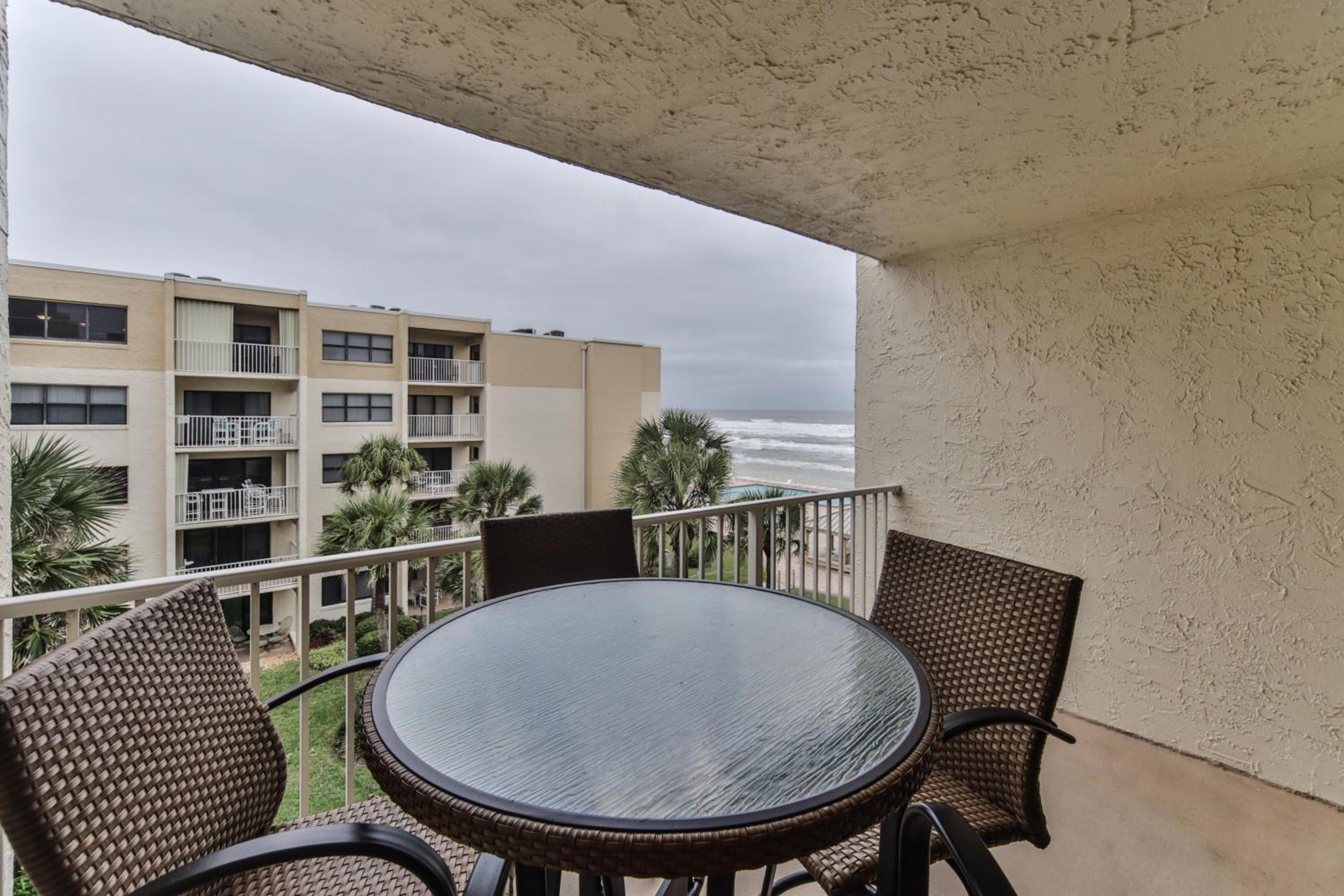 Lovely 2 Bedroom 2 Bath Castle Reef Condo view 3