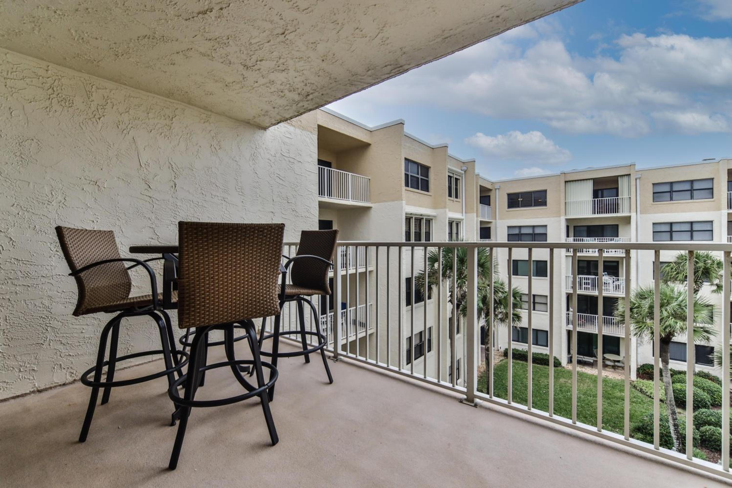Lovely 2 Bedroom 2 Bath Castle Reef Condo view 5