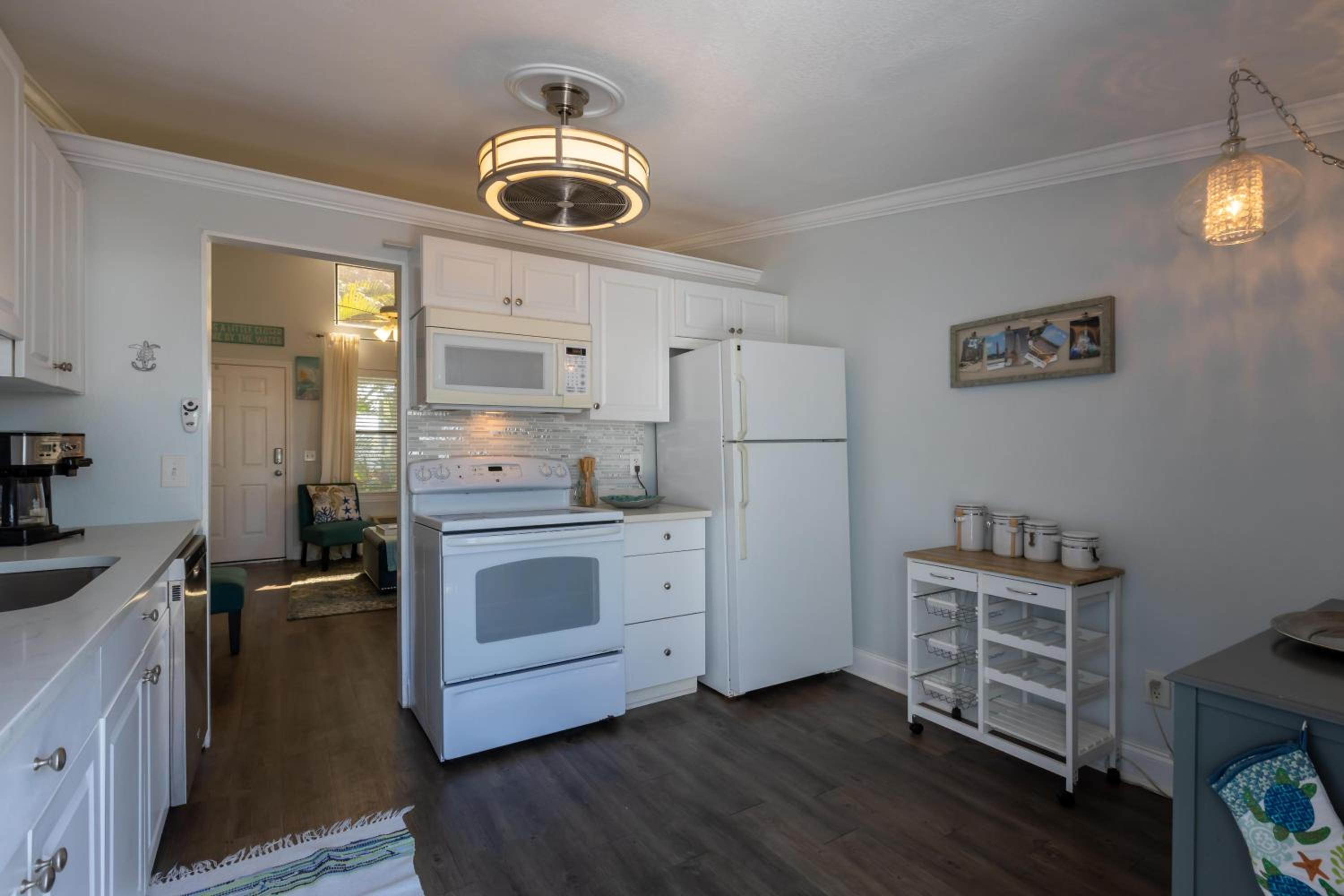 Dolphin Cove Cottage -22 & Pet Friendly! view 5