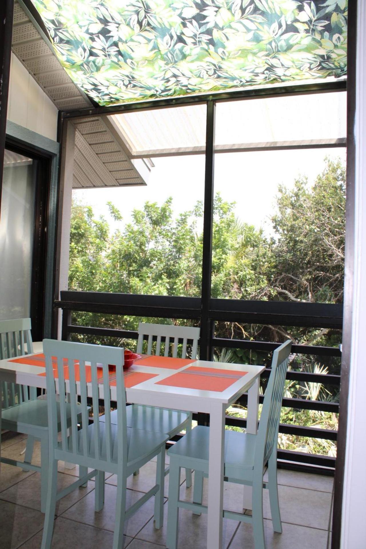Sea Woods Large 1 Bedroom Condo And A Whole Lot Of Amenities! view 4