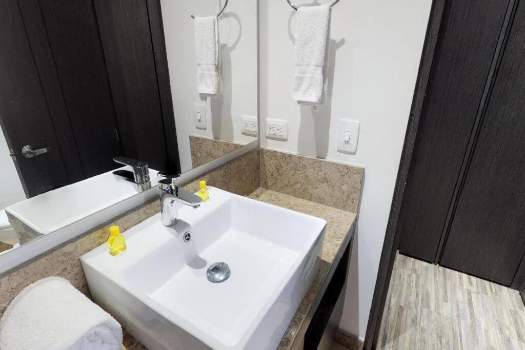 405 ESPECTACULAR APARTAMENTO EN EL BARRIO CHICO NORTE