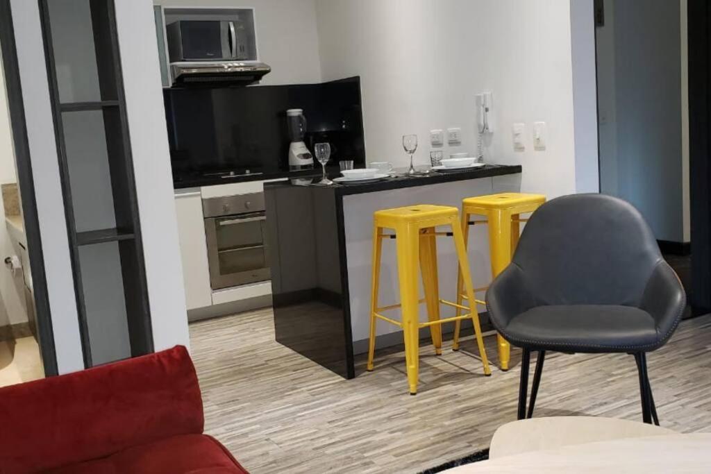 405 ESPECTACULAR APARTAMENTO EN EL BARRIO CHICO NORTE