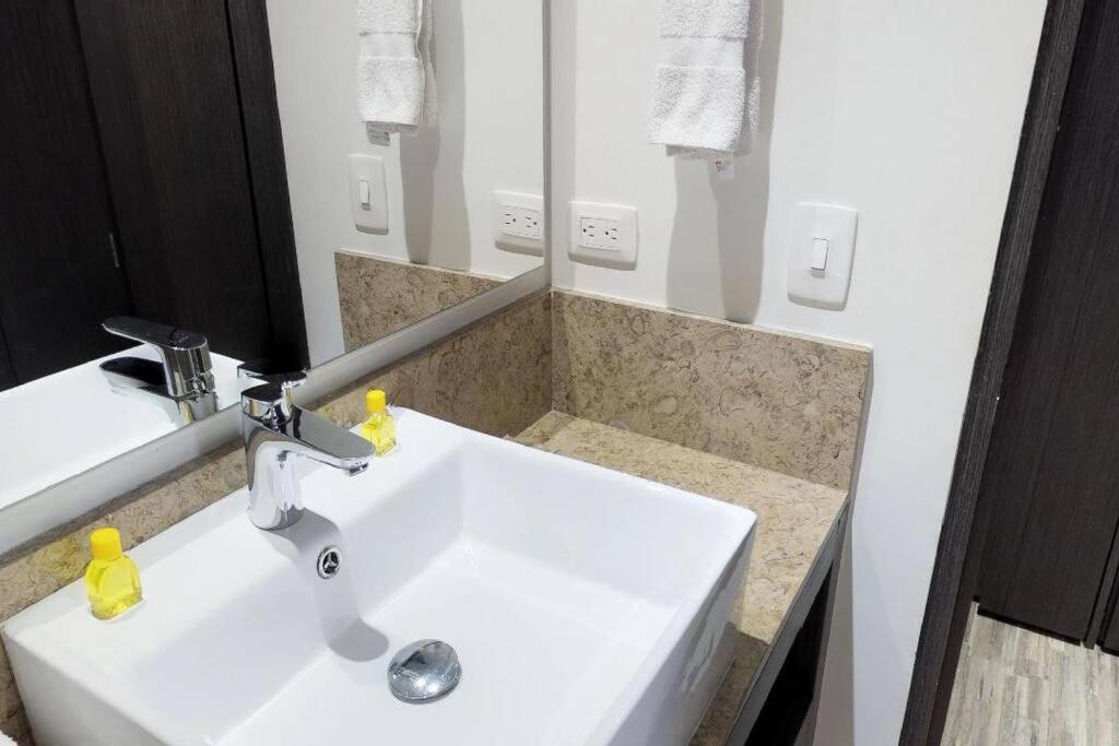 405 ESPECTACULAR APARTAMENTO EN EL BARRIO CHICO NORTE