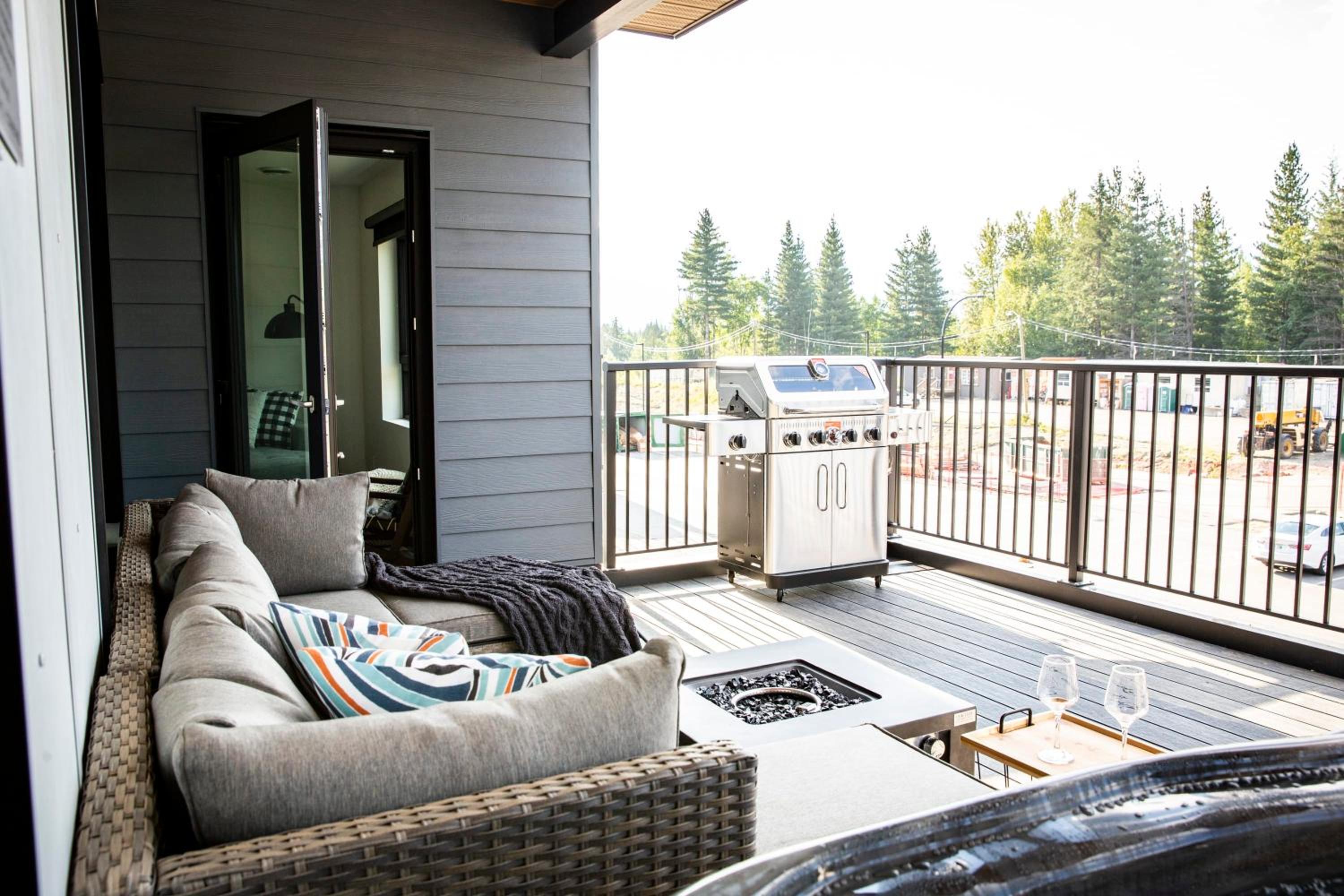 Hotel The Shred Shack - Stylish Revelstoke Condo - Image 1
