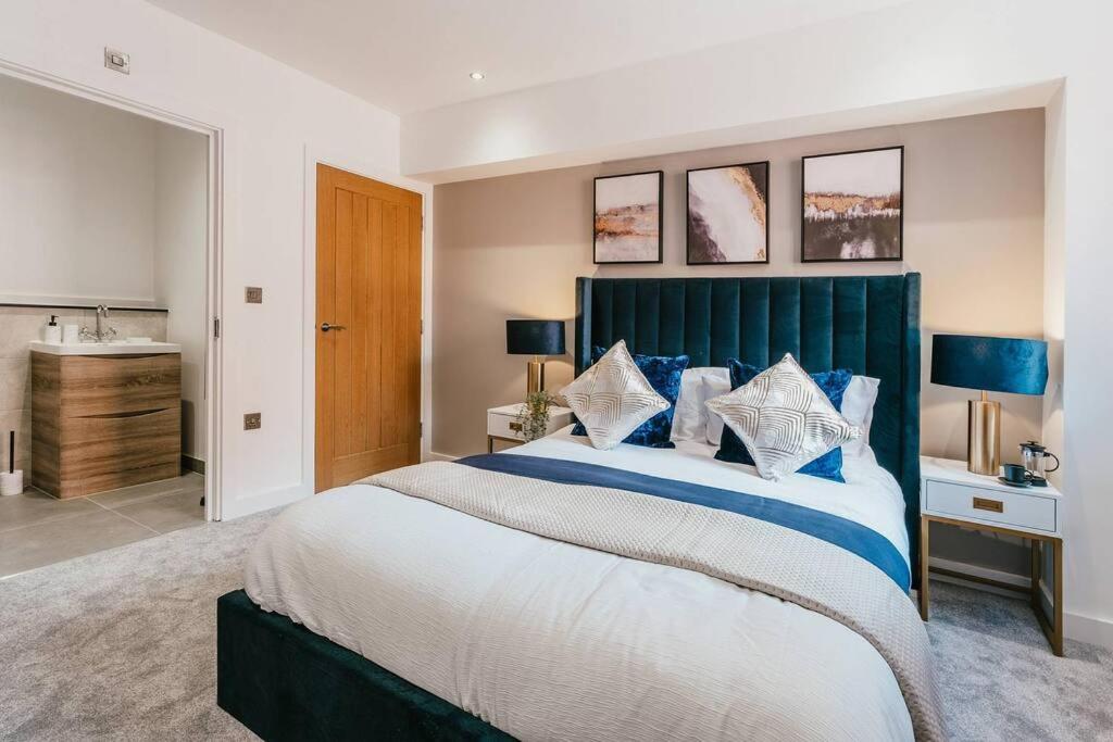 Pacific Suite - Wyndale Living- BHam JQ Lux 2 BR view 2