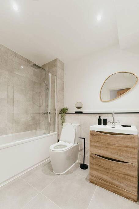 Pacific Suite - Wyndale Living- BHam JQ Lux 2 BR view 4
