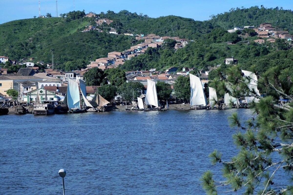 Conforto e bom gosto no Recôncavo da Bahia.