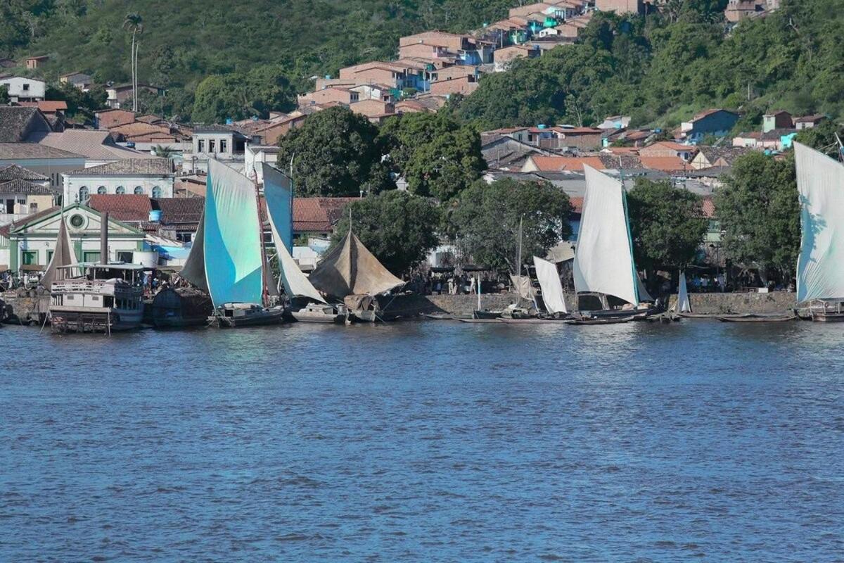 Conforto e bom gosto no Recôncavo da Bahia.