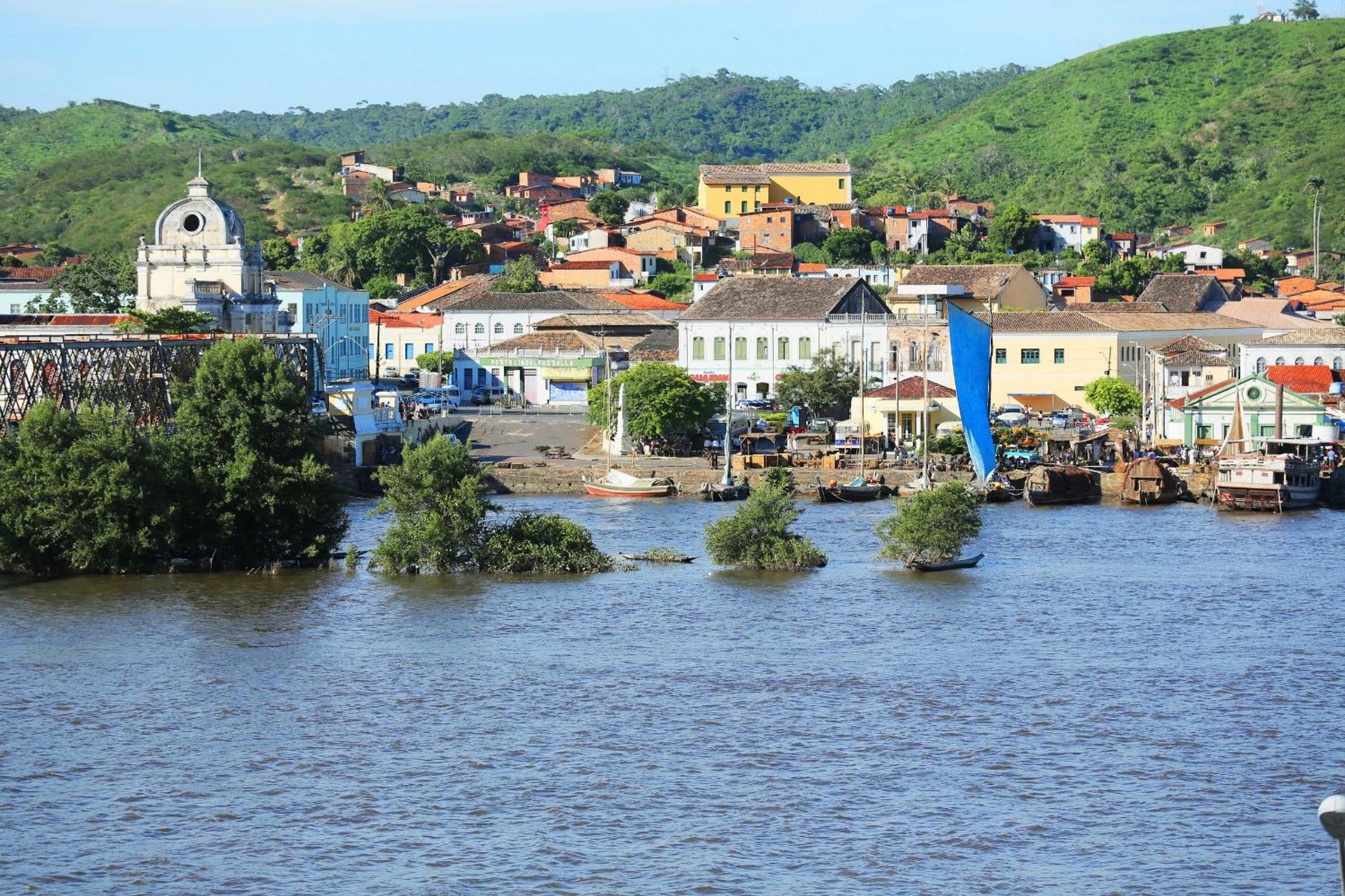 Conforto e bom gosto no Recôncavo da Bahia.