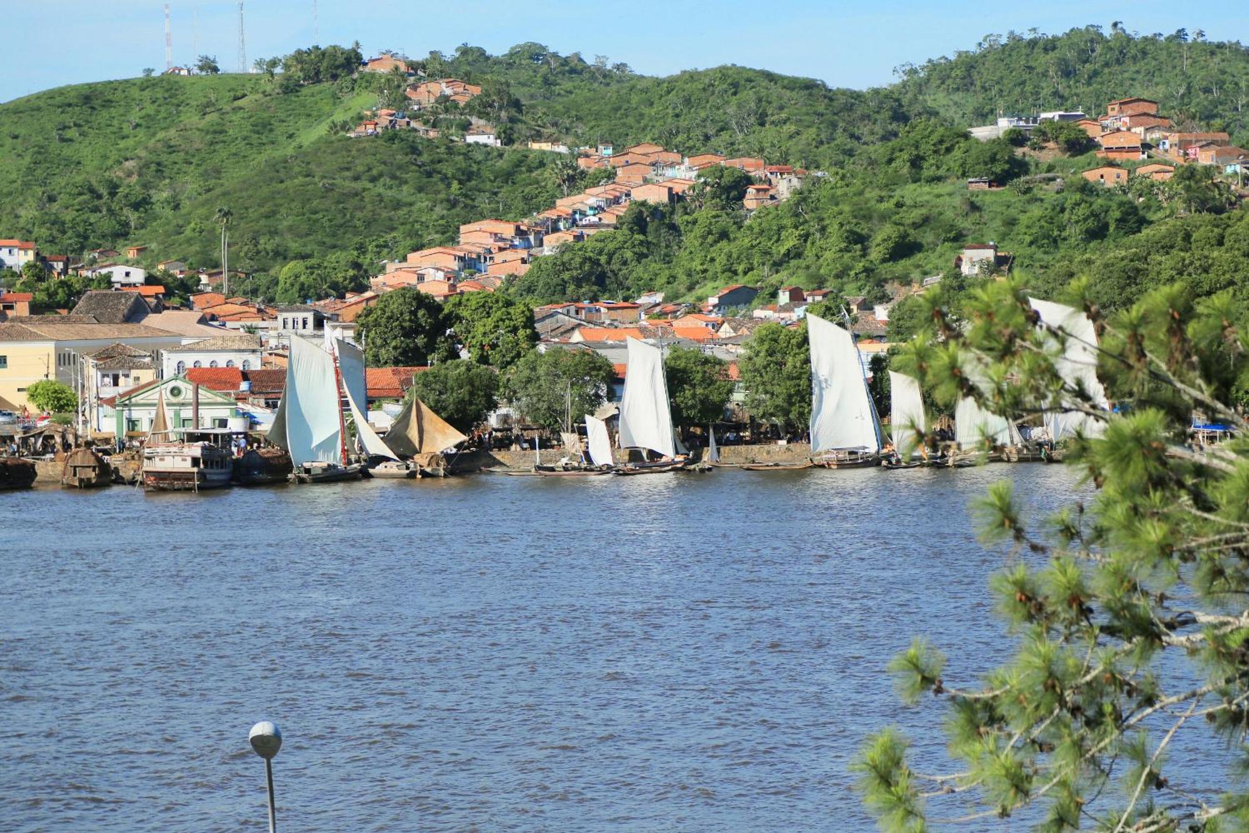 Conforto e bom gosto no Recôncavo da Bahia.
