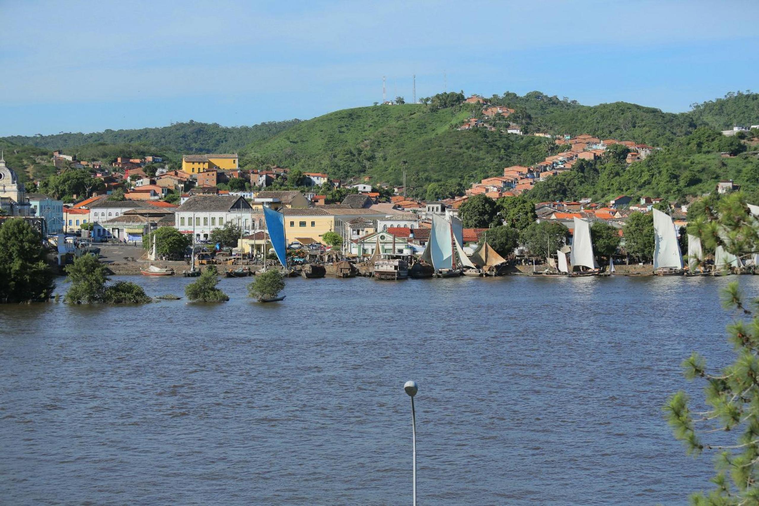 Conforto e bom gosto no Recôncavo da Bahia.