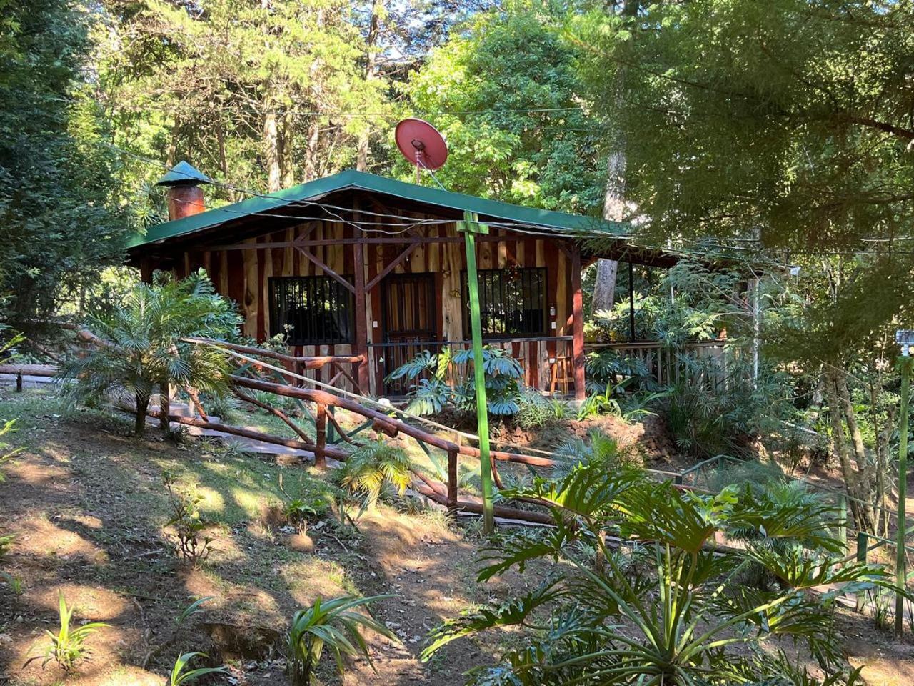 Cabañas Lunas del Poás