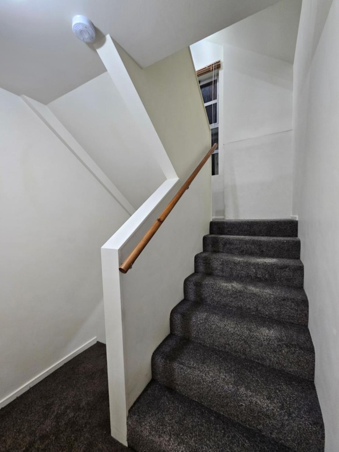 Wellington Vacations - 4 Bedrooms, VERY Central Townhouse! - Property Image 9