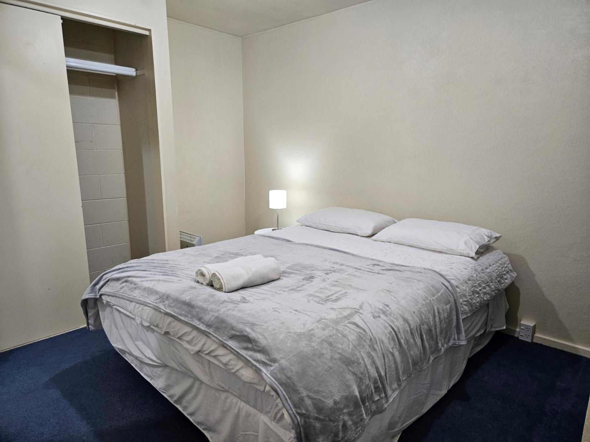 Wellington Vacations - 4 Bedrooms, VERY Central Townhouse! - Property Image 12