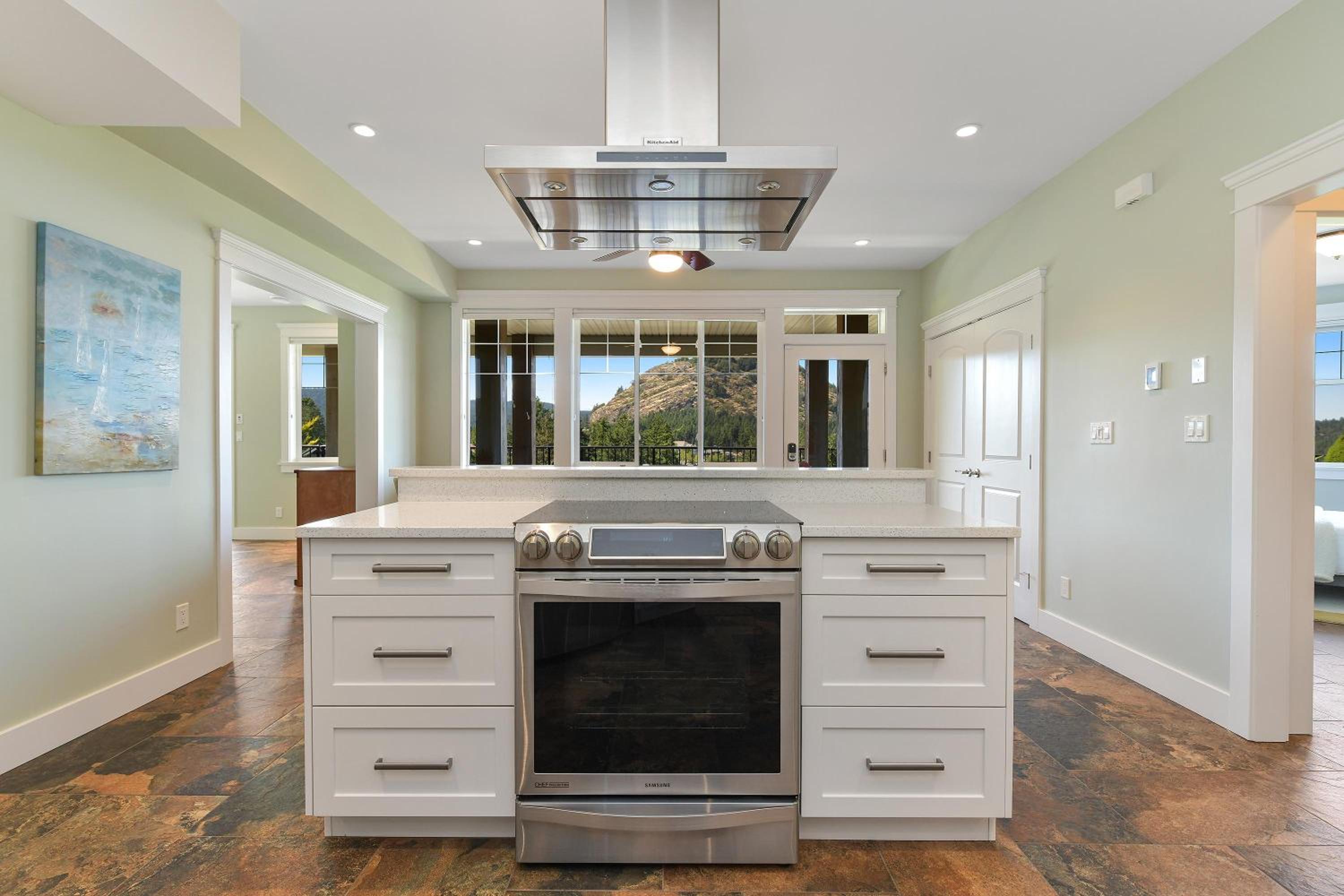 Mount Finlayson View Villa by EMR Vacation Rentals