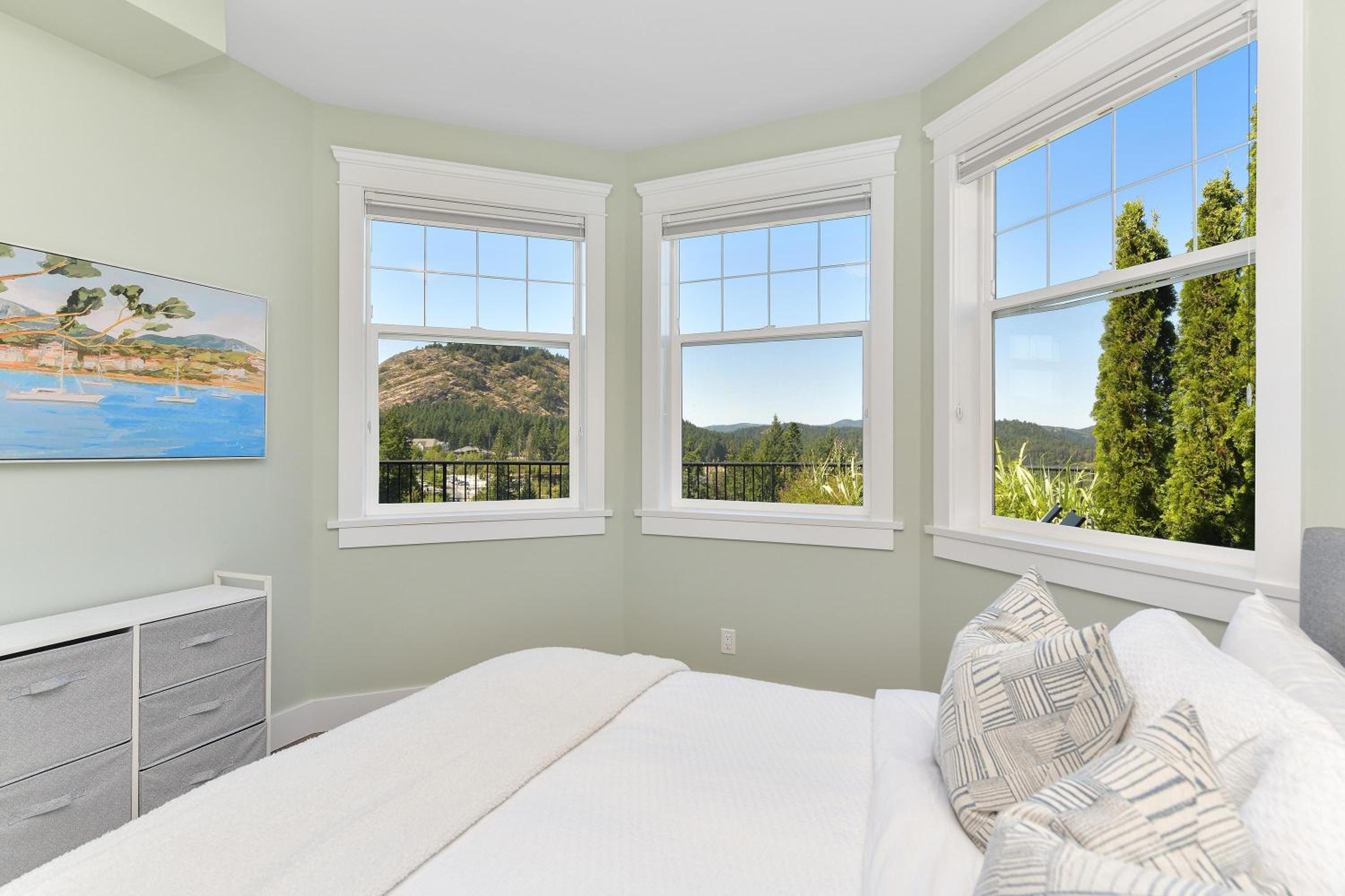 Mount Finlayson View Villa by EMR Vacation Rentals