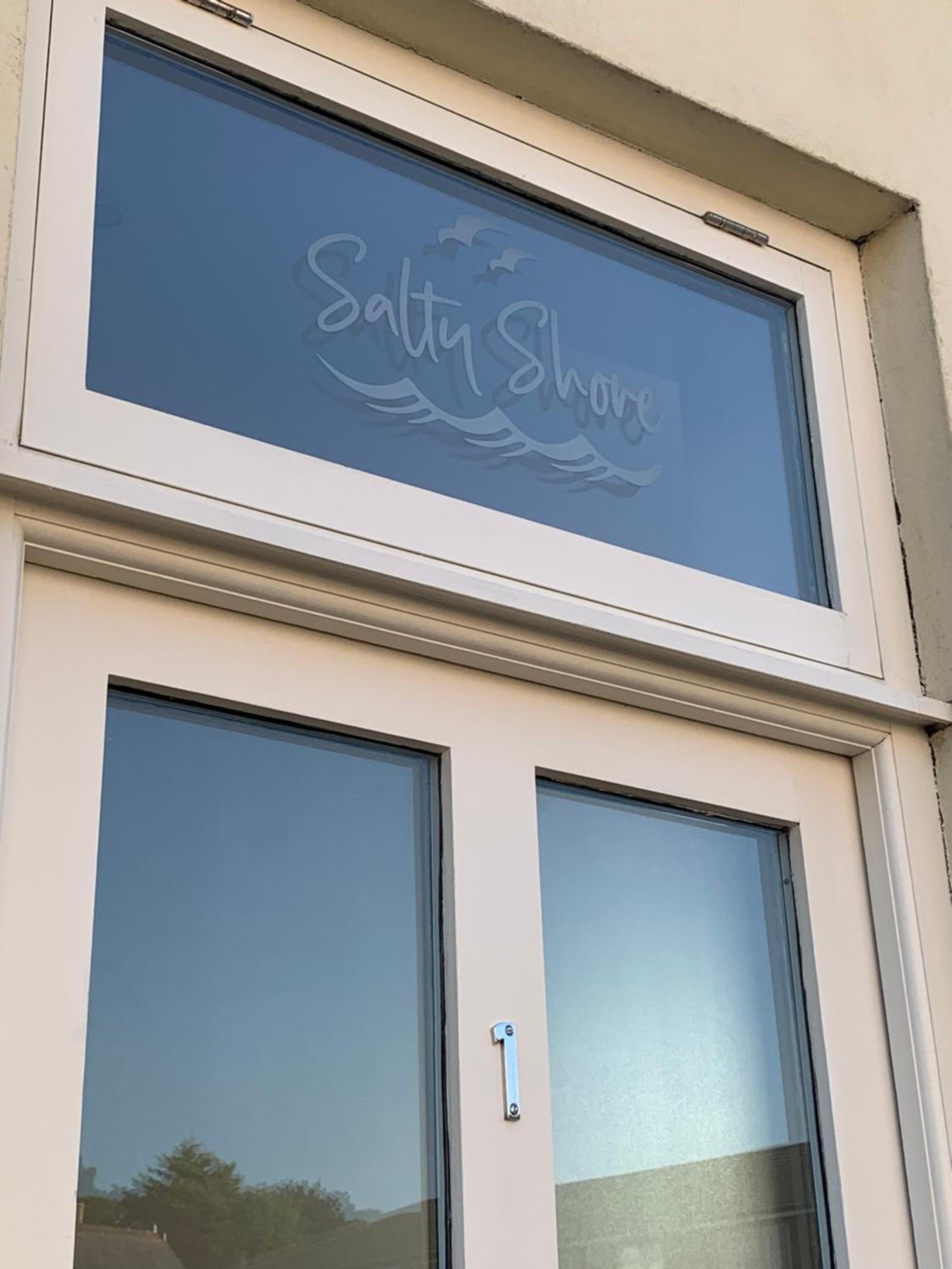 Salty Shore by the Beach in Whitstable with Parking Space