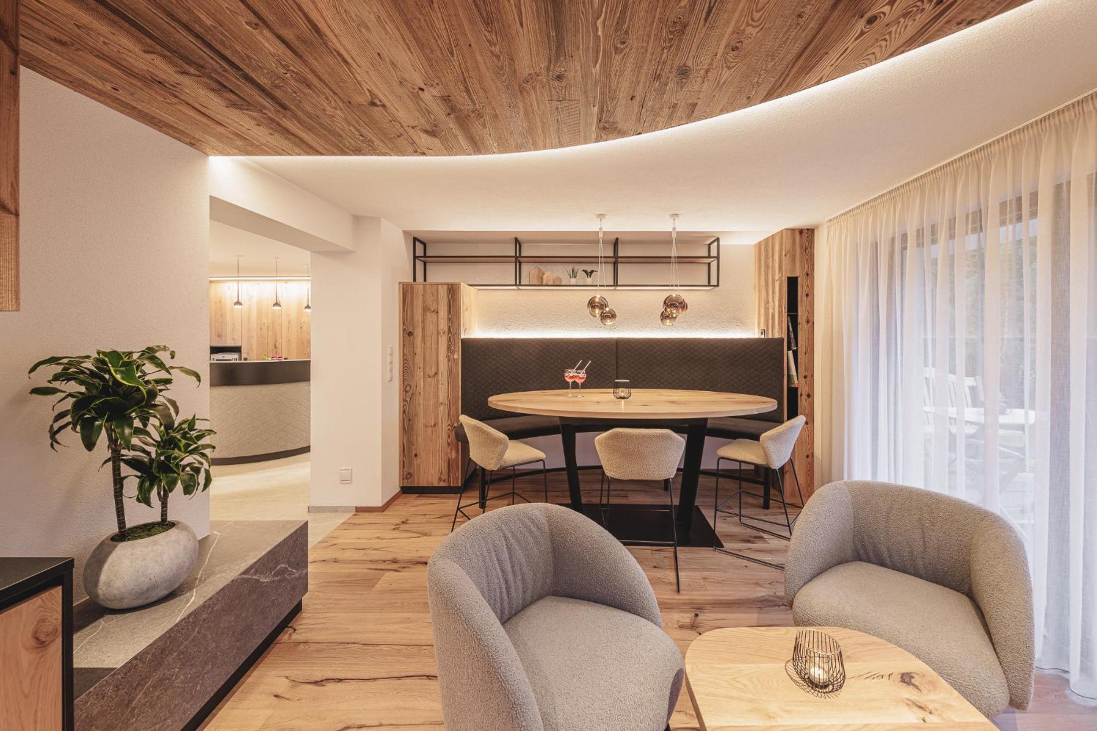 Silva Apartments - App "Living" view 4