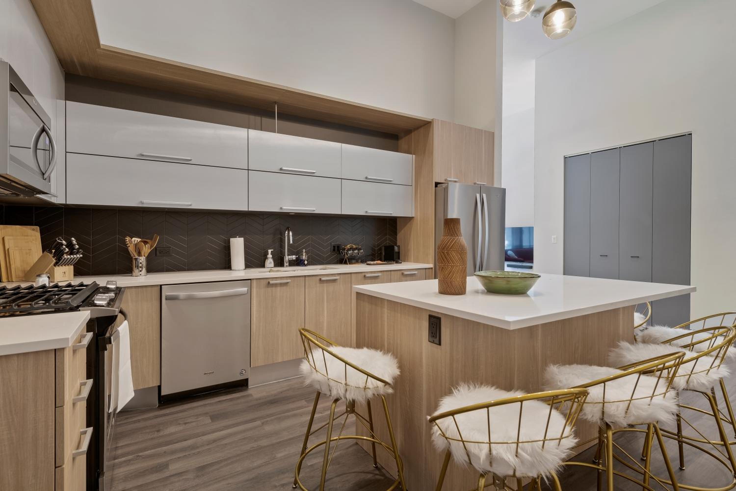 Experience Downtown Chicago at Millennium - Luxury Apartments in The Loop