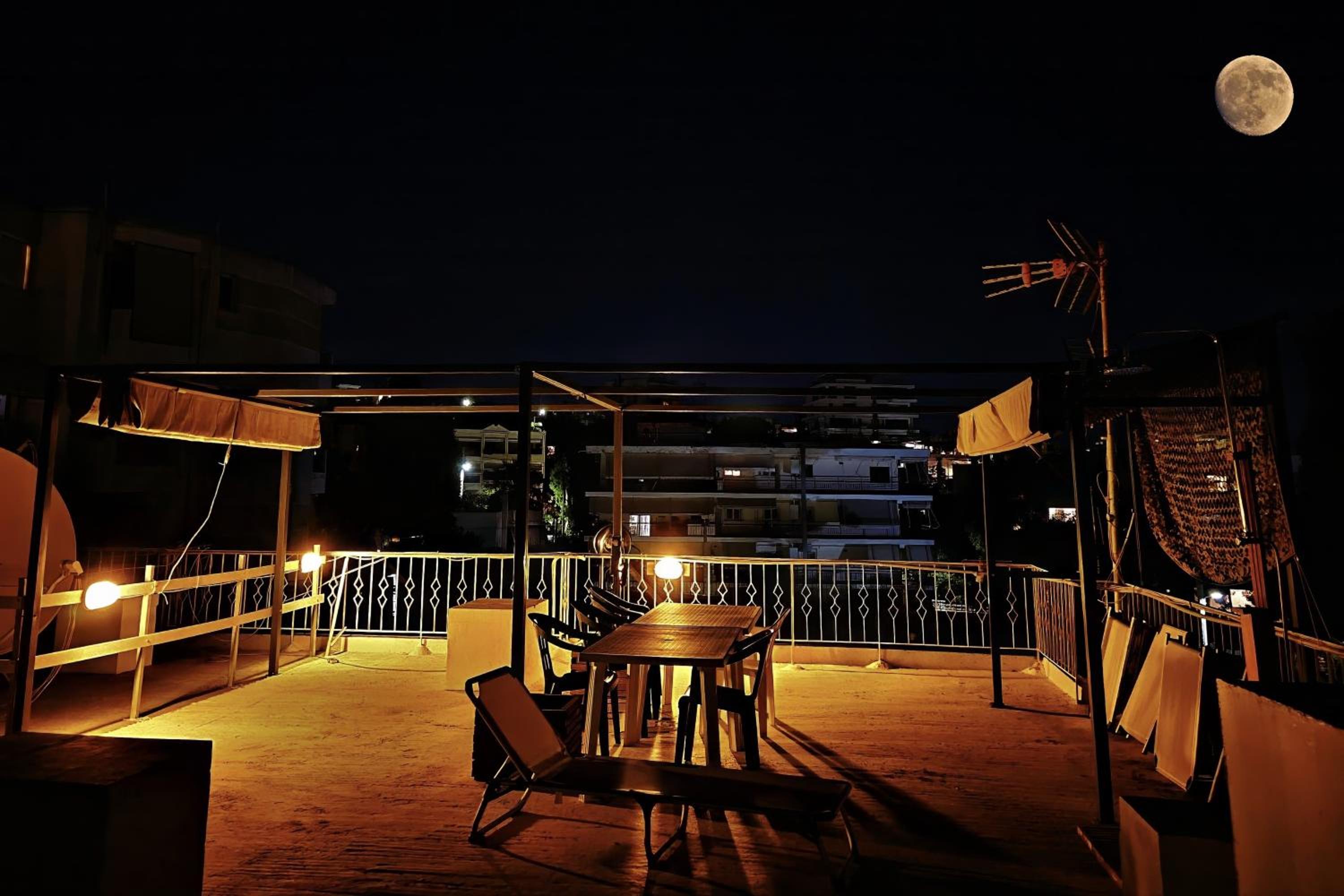 Zefyros Super Cool Apartments next to Alimos Riviera