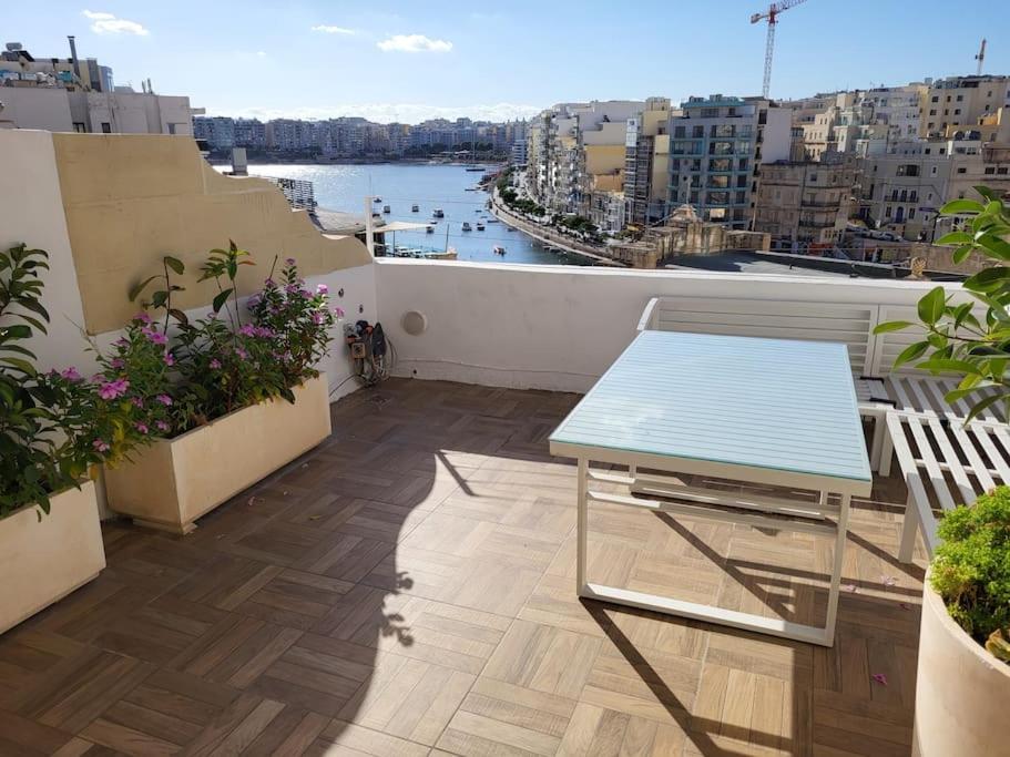 Luxury home on Saint Julians bay photo 2