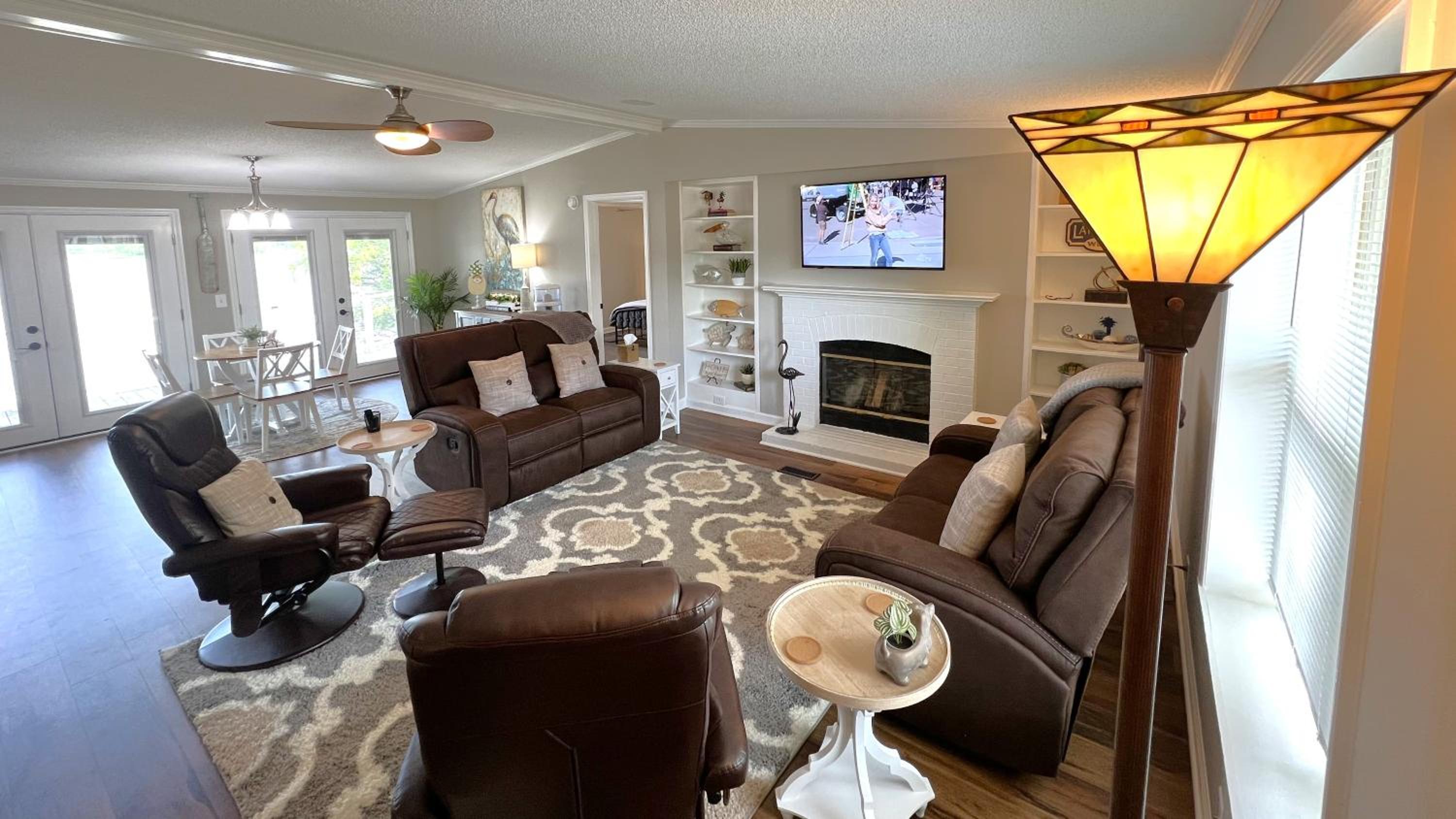 Turtle Town Bungalow on Lake Murray - RV Parking Available