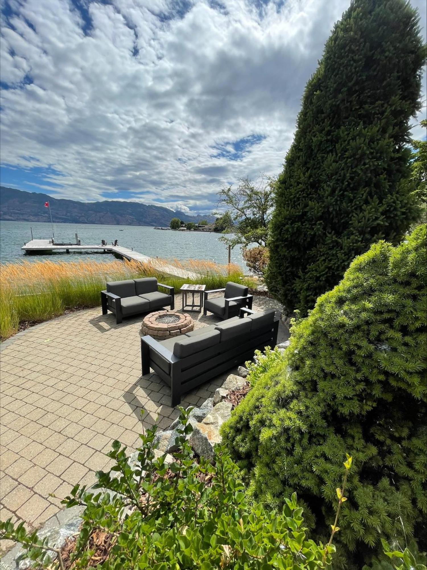 Lake House at Quails' Gate Winery
