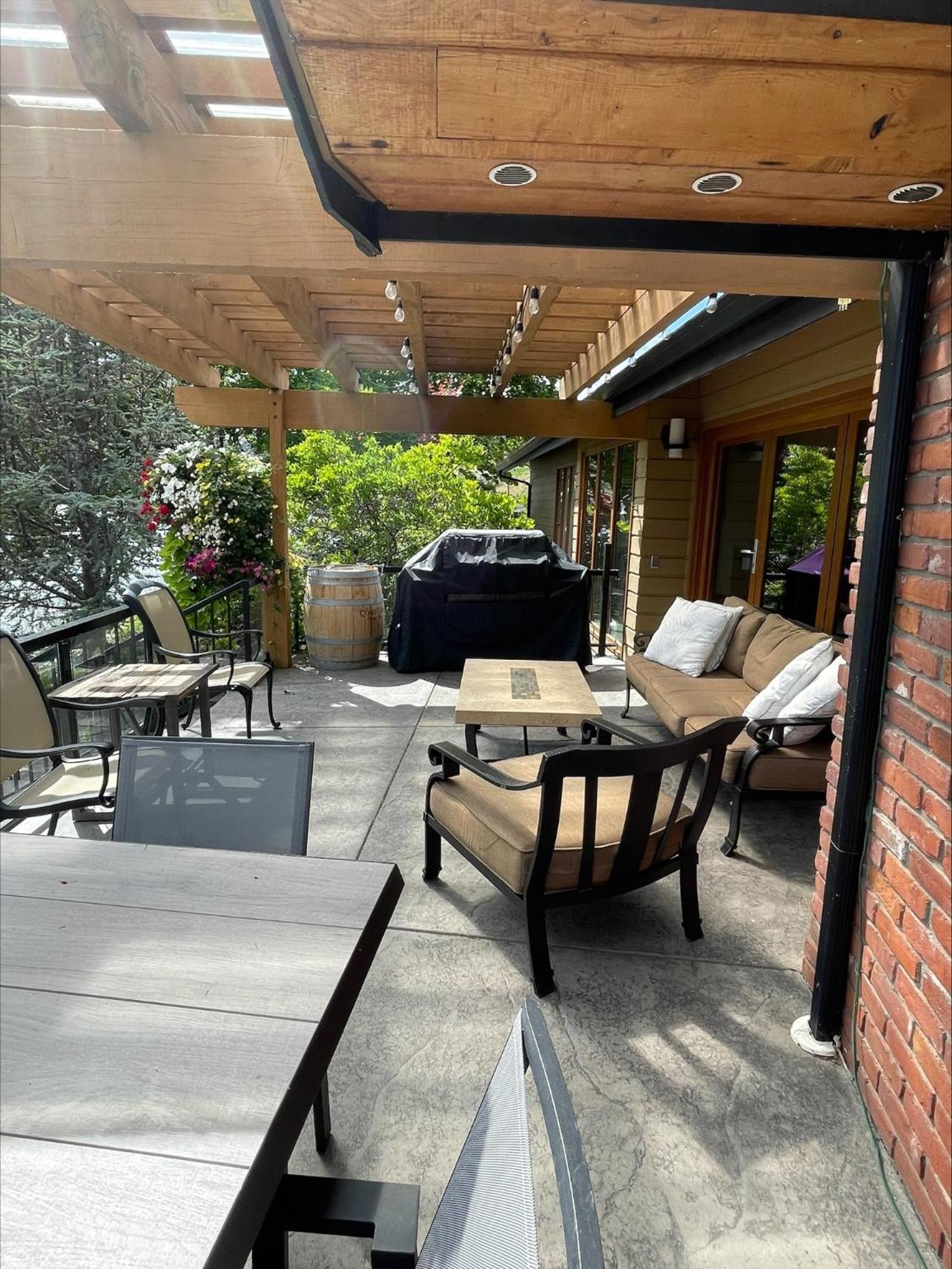 Lake House at Quails' Gate Winery