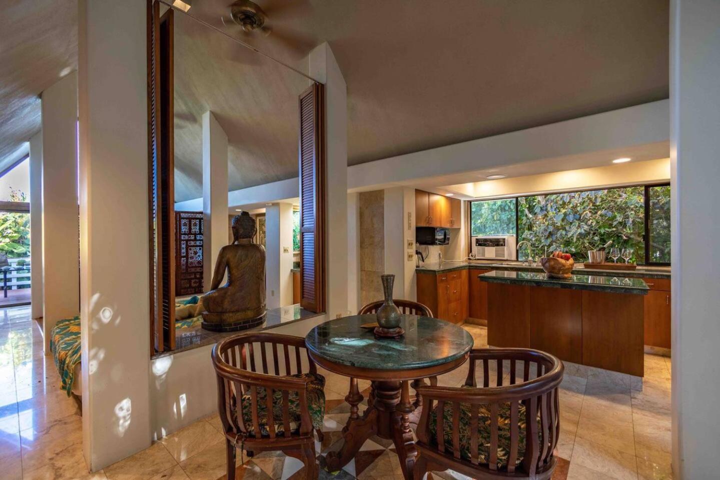 Jasmine Suite on Lush farm in Haiku, Maui jungle view 3