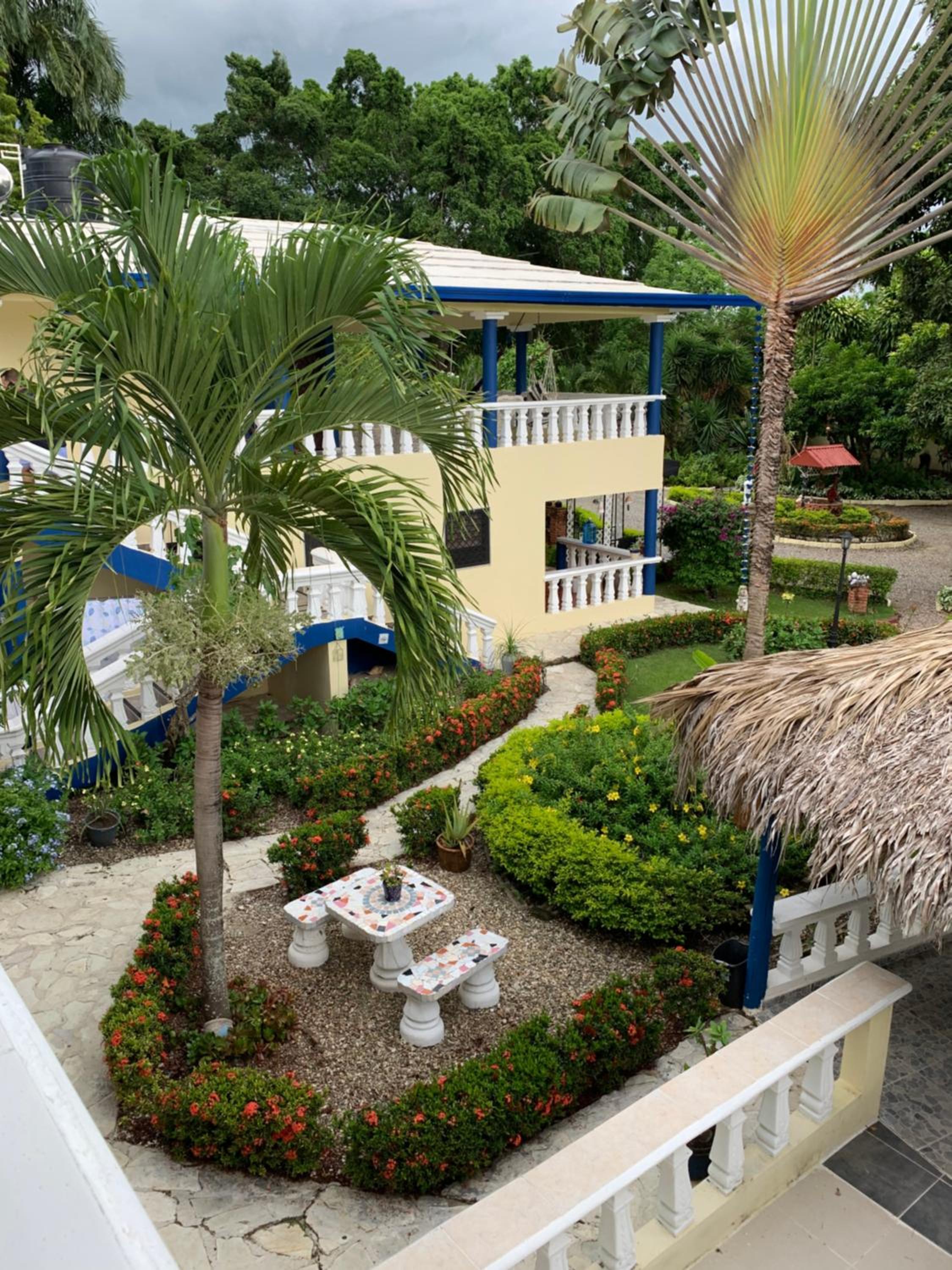 AO EO little wooden house honeymoon suite