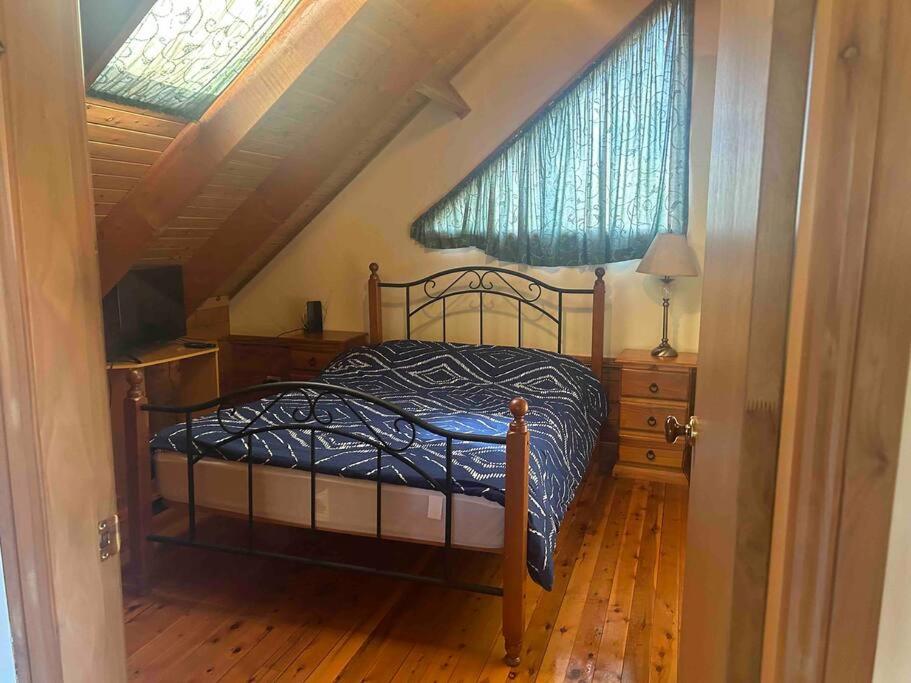 Fantastic log cabin on Burrill Lake with own Jetty - Pet Friendly