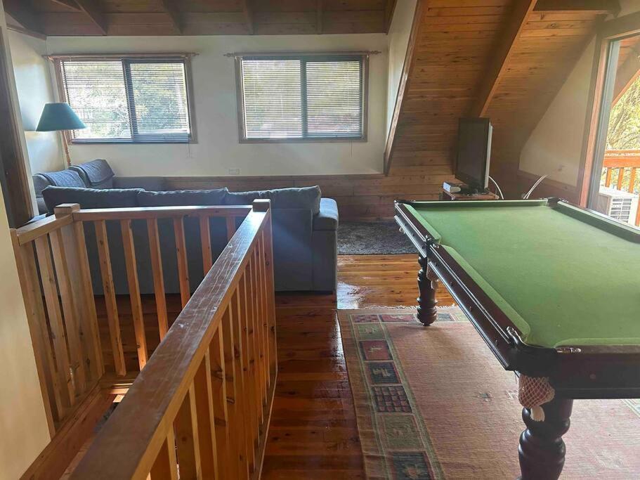 Fantastic log cabin on Burrill Lake with own Jetty - Pet Friendly