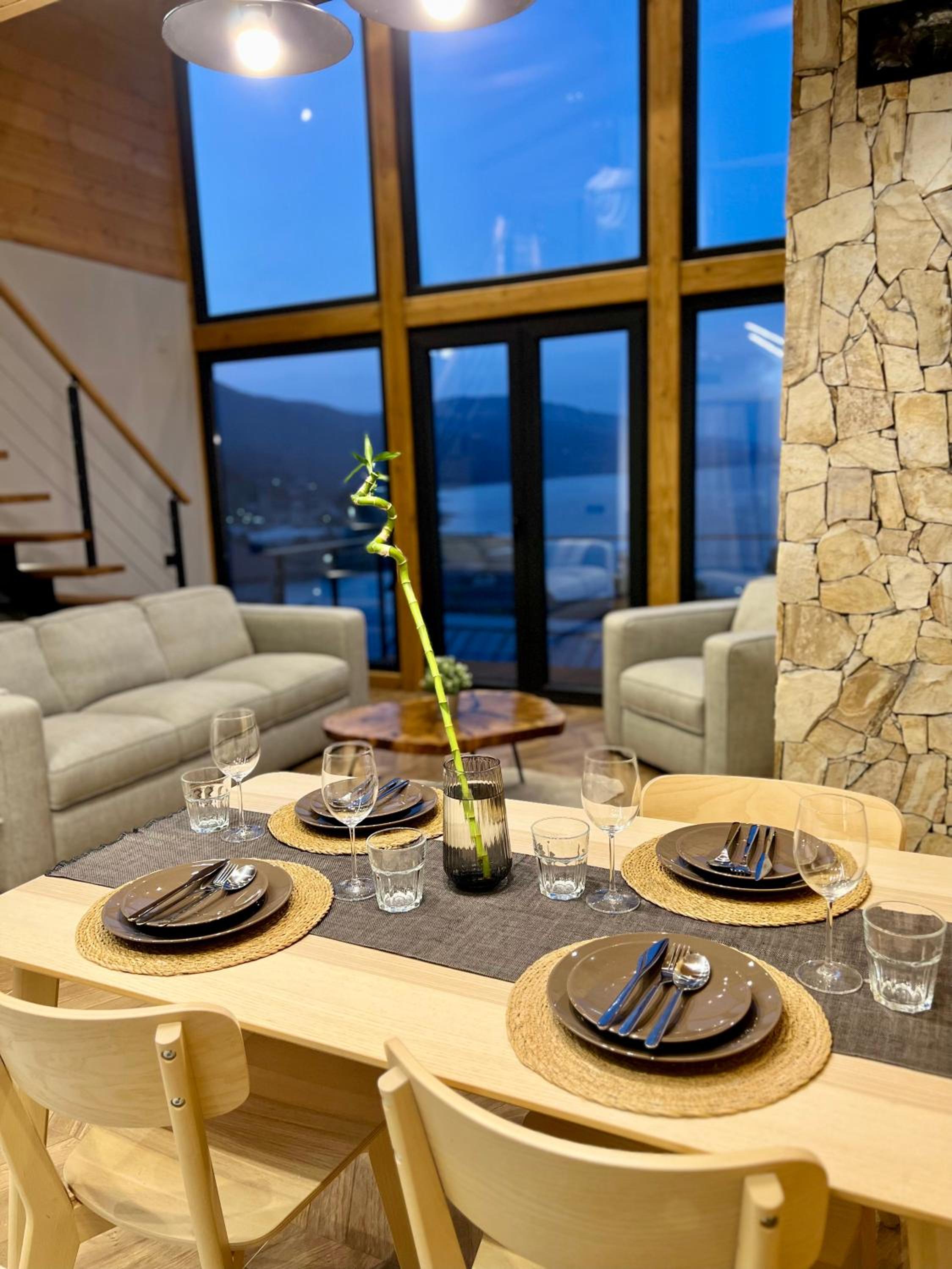 Mount Log Cabin