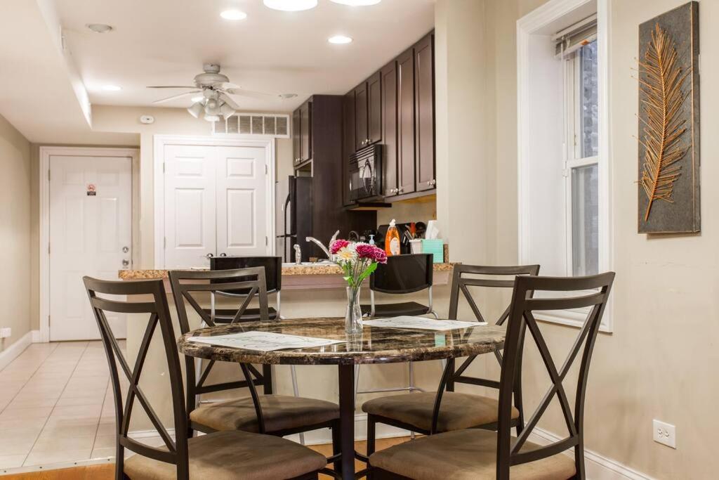 Chicago Vacations - ONE ROOM in AN APT HAVEN - Property Image 42