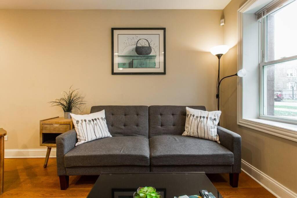 Chicago Vacations - ONE ROOM in AN APT HAVEN - Property Image 16