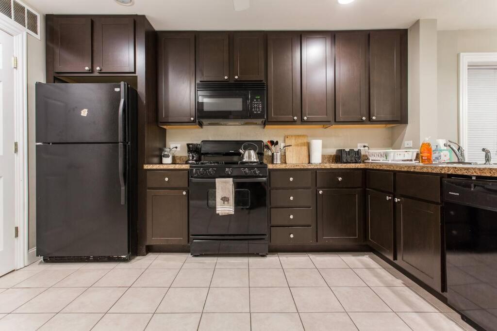 Chicago Vacations - ONE ROOM in AN APT HAVEN - Property Image 27