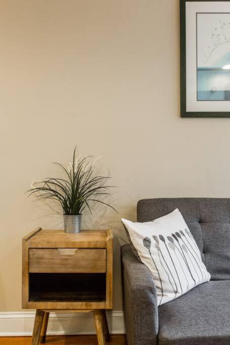 Chicago Vacations - ONE ROOM in AN APT HAVEN - Property Image 23