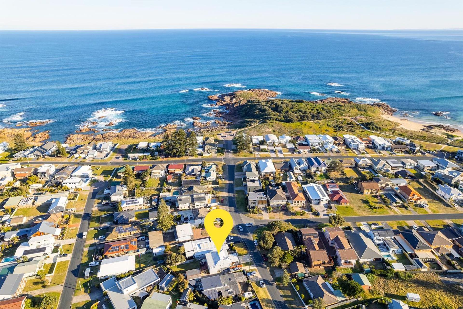 The Pacific Pearl,16 Pacific Avenue, Anna Bay - pet friendly, air con