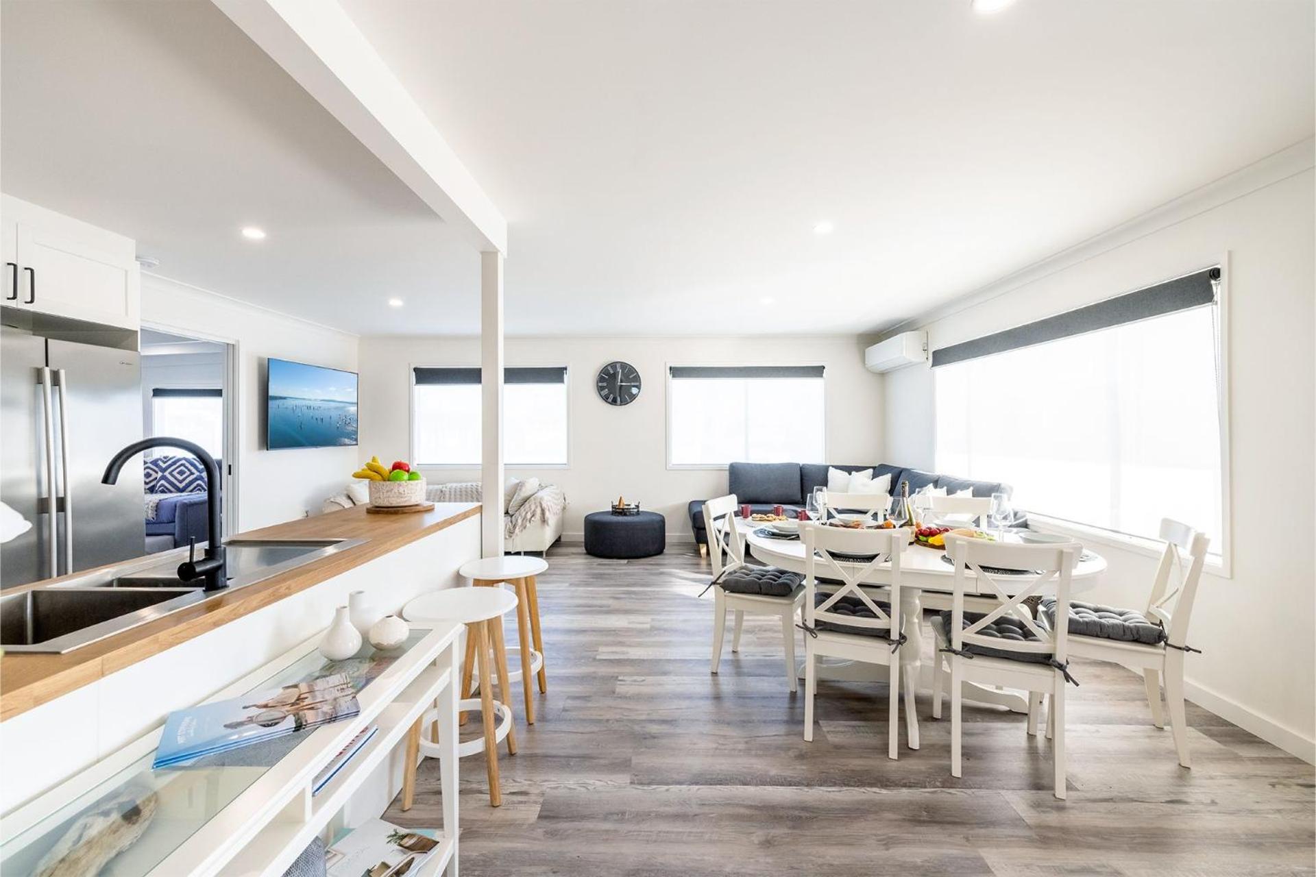 The Pacific Pearl,16 Pacific Avenue, Anna Bay - pet friendly, air con