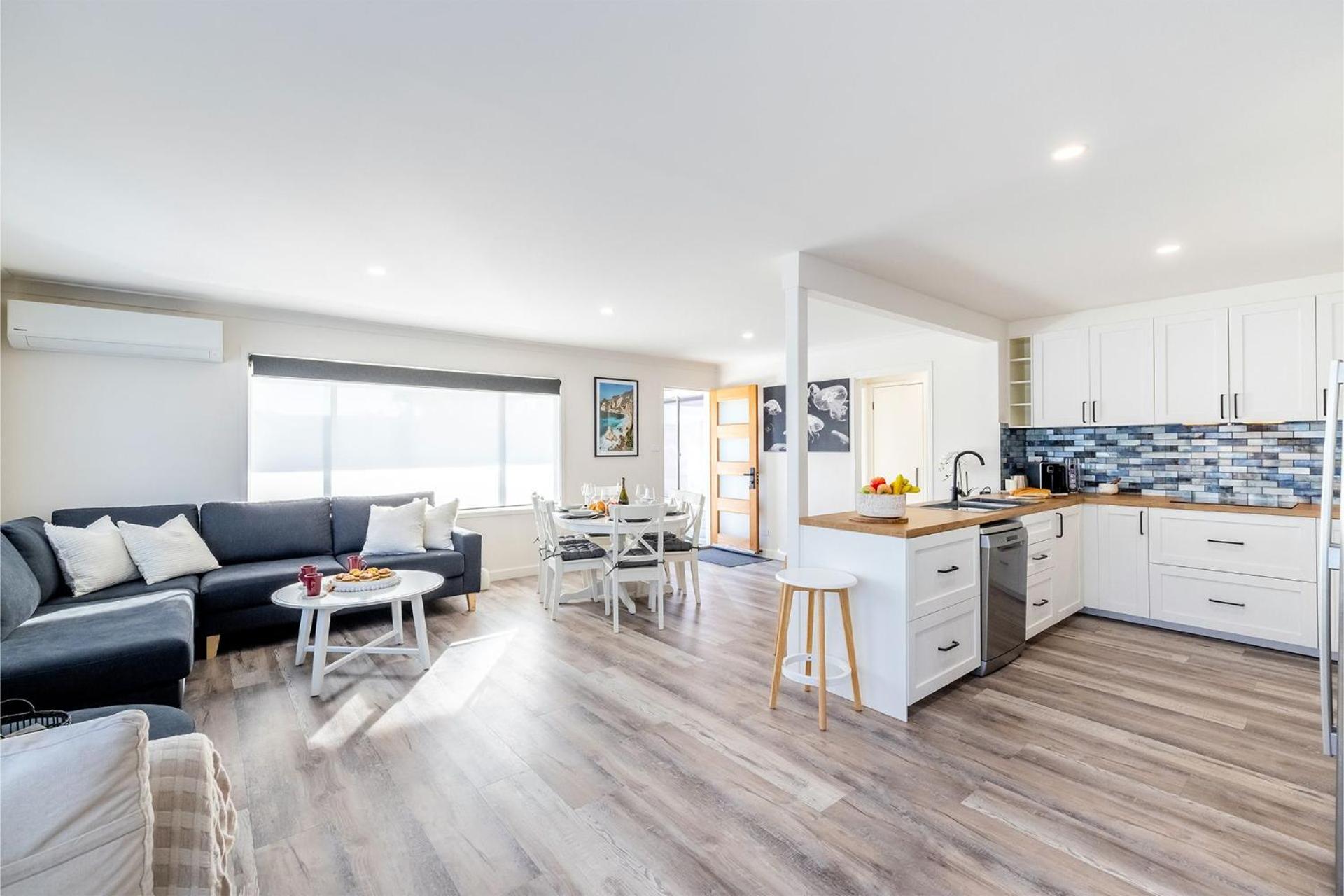 The Pacific Pearl,16 Pacific Avenue, Anna Bay - pet friendly, air con