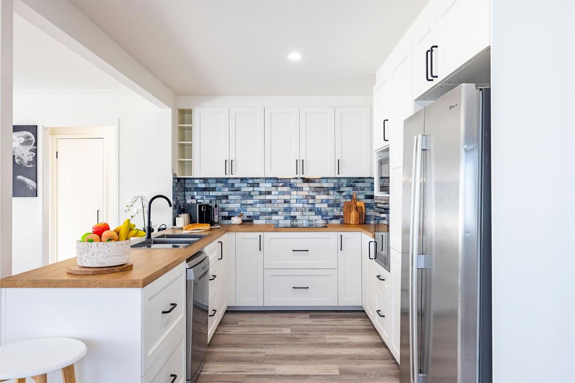 The Pacific Pearl,16 Pacific Avenue, Anna Bay - pet friendly, air con