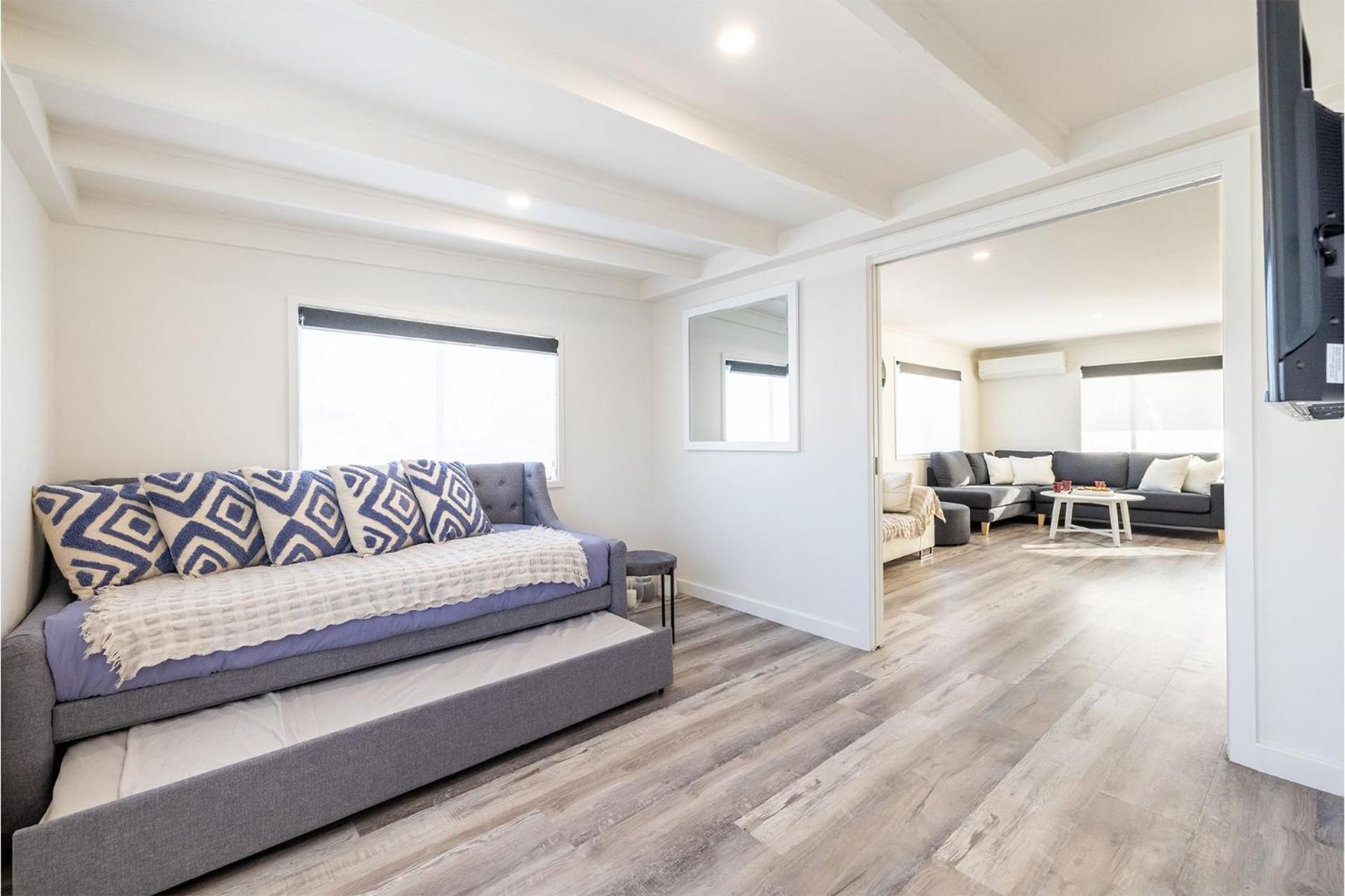 The Pacific Pearl,16 Pacific Avenue, Anna Bay - pet friendly, air con