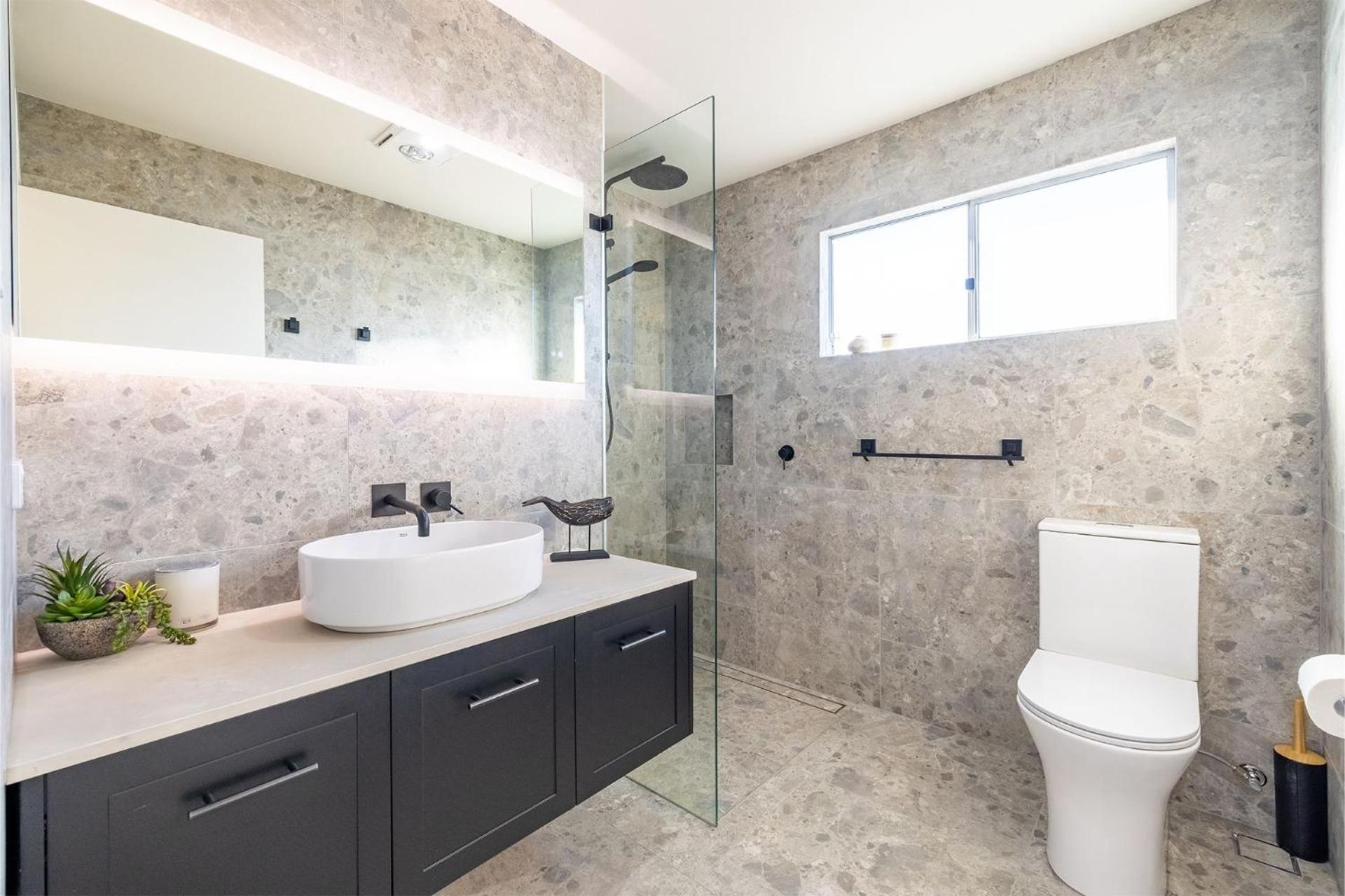 The Pacific Pearl,16 Pacific Avenue, Anna Bay - pet friendly, air con