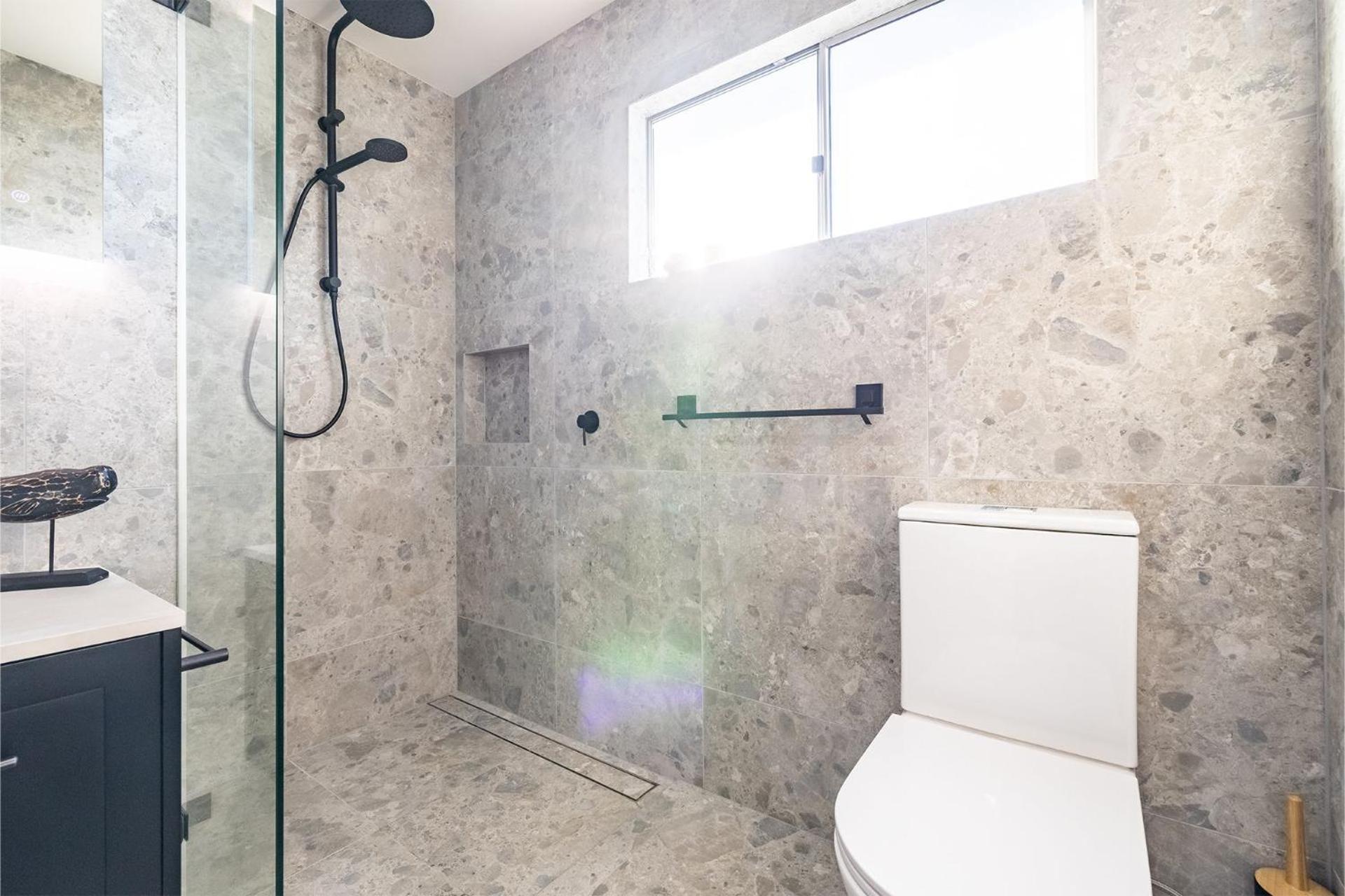 The Pacific Pearl,16 Pacific Avenue, Anna Bay - pet friendly, air con
