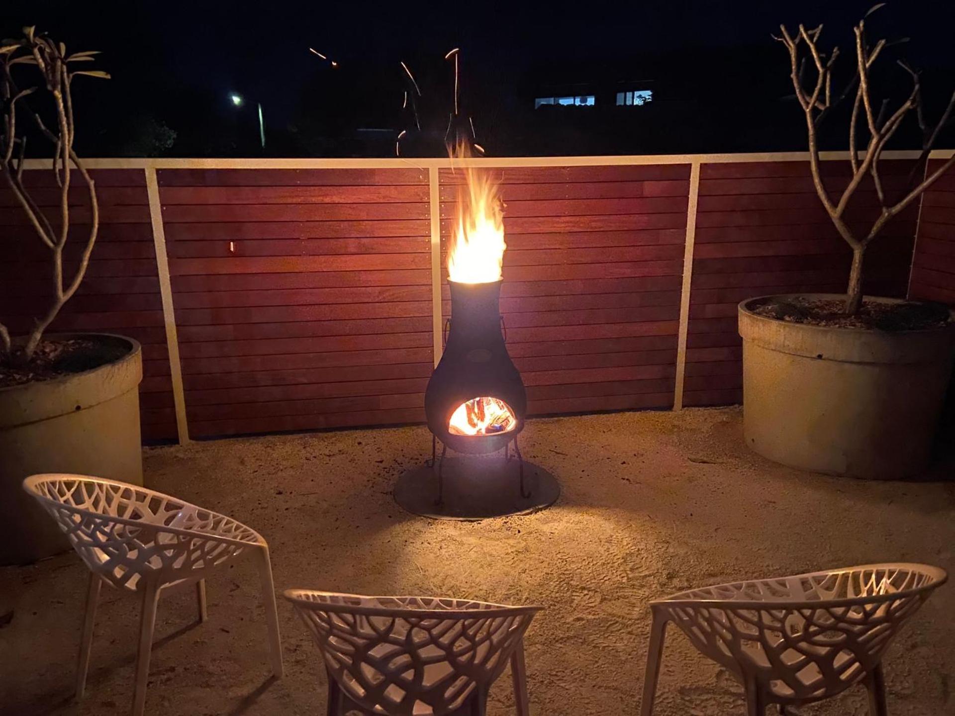 The Pacific Pearl,16 Pacific Avenue, Anna Bay - pet friendly, air con