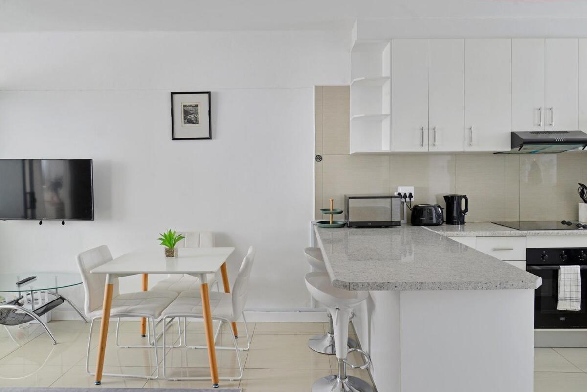 Spacious Bright Apt 50m to Ocean view 2